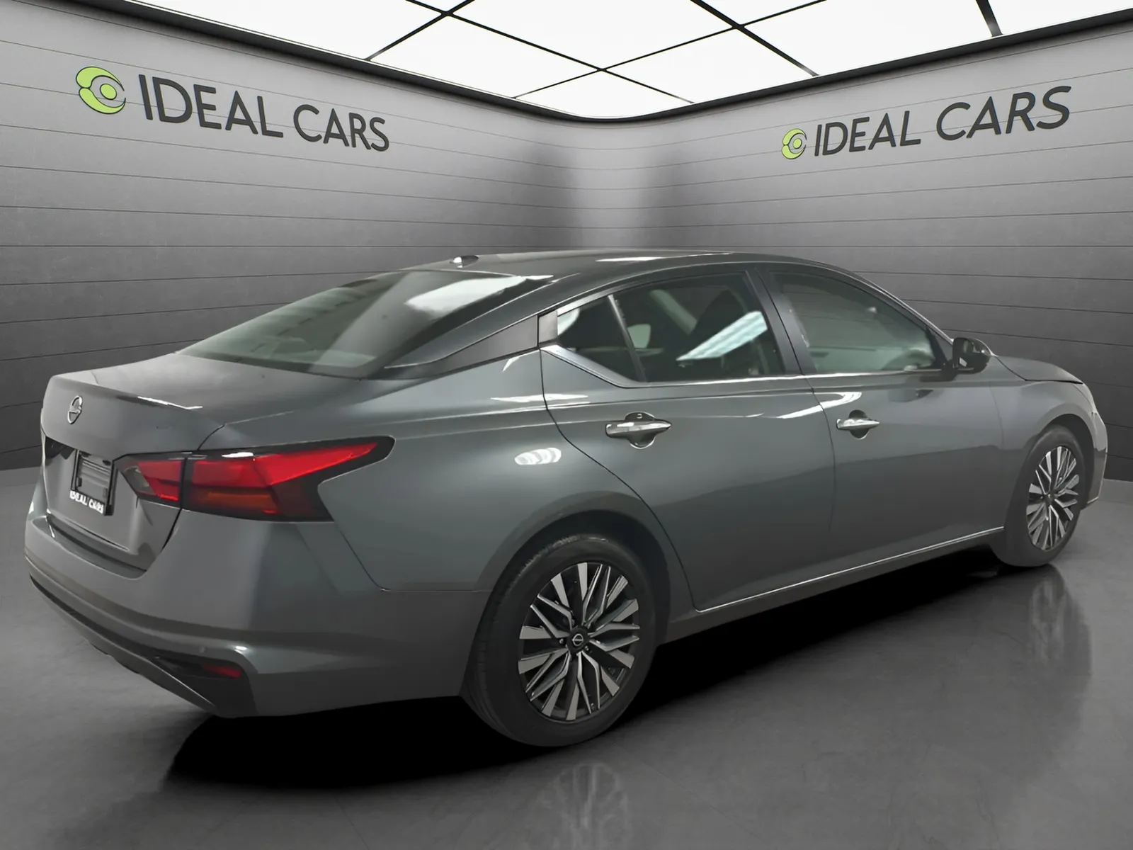Nissan Altima photo 5