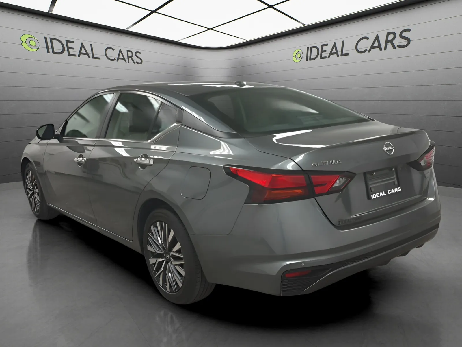 Nissan Altima photo 7
