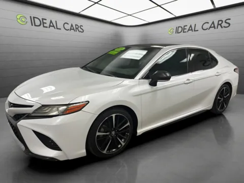 White 2018 Toyota Camry XSE for sale in Mesa, AZ