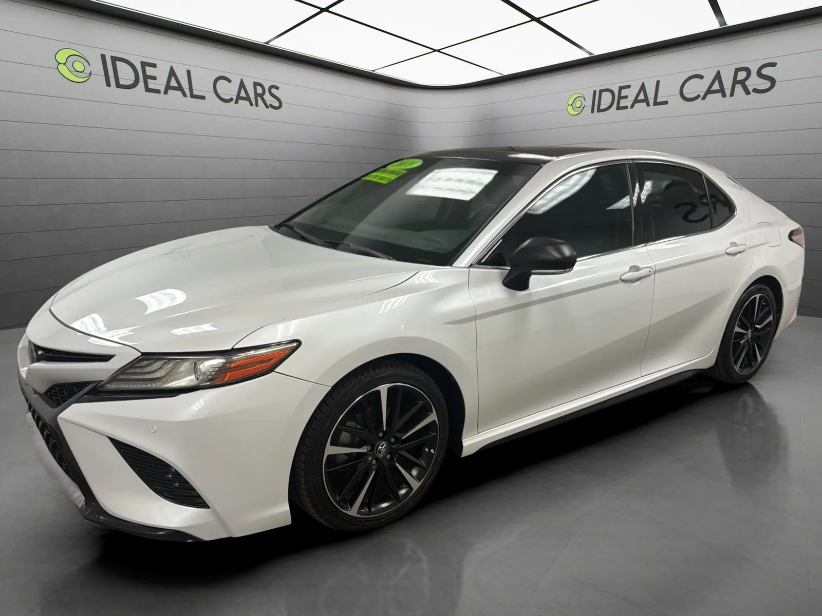 White 2018 Toyota Camry XSE for sale in Mesa, AZ