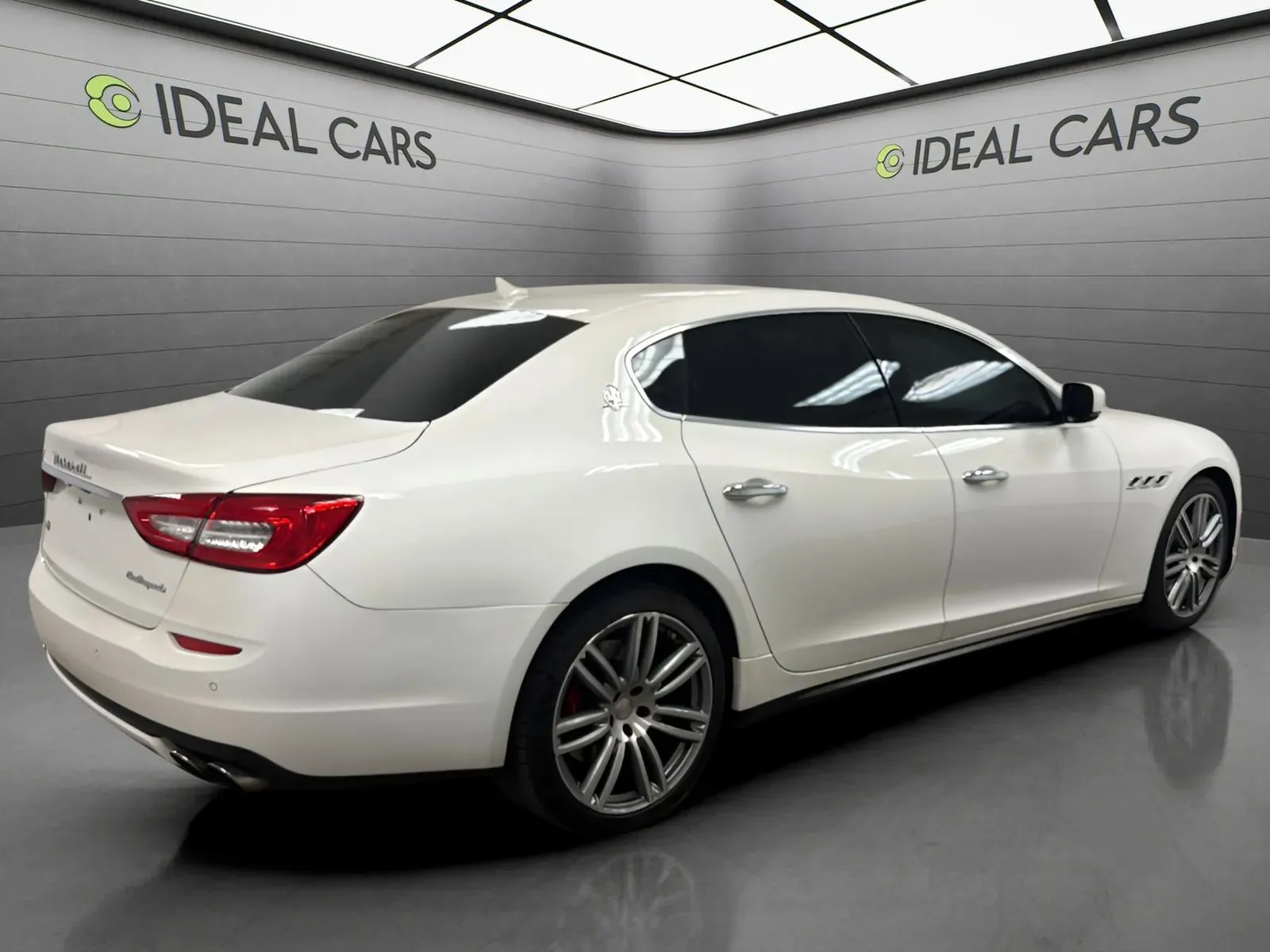 Maserati Quattroporte photo 5