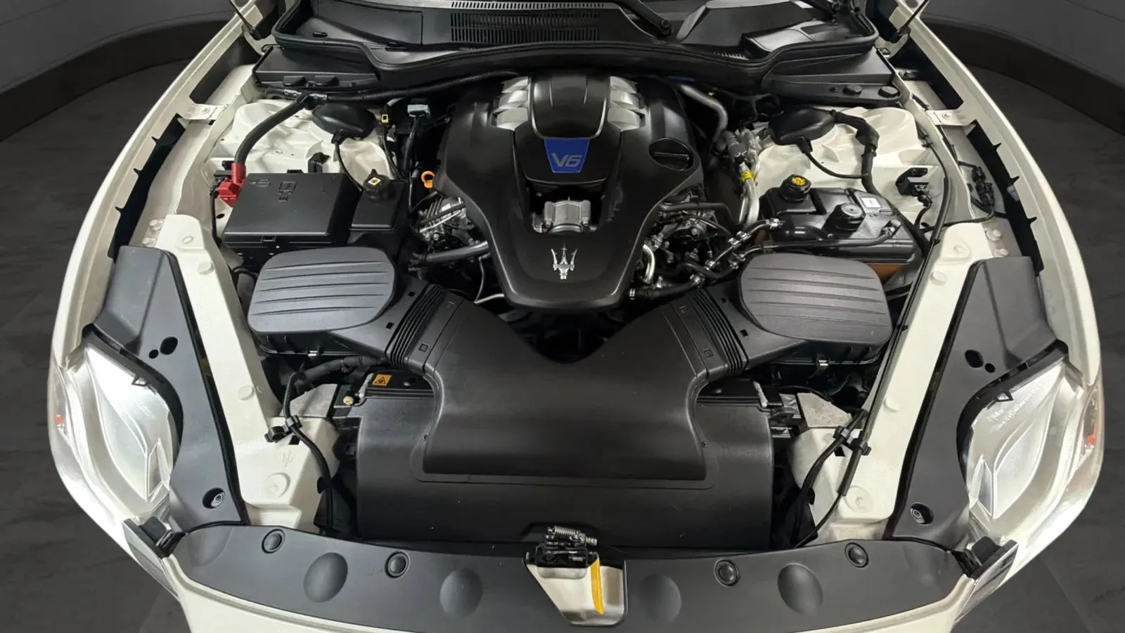 Maserati Quattroporte photo 22