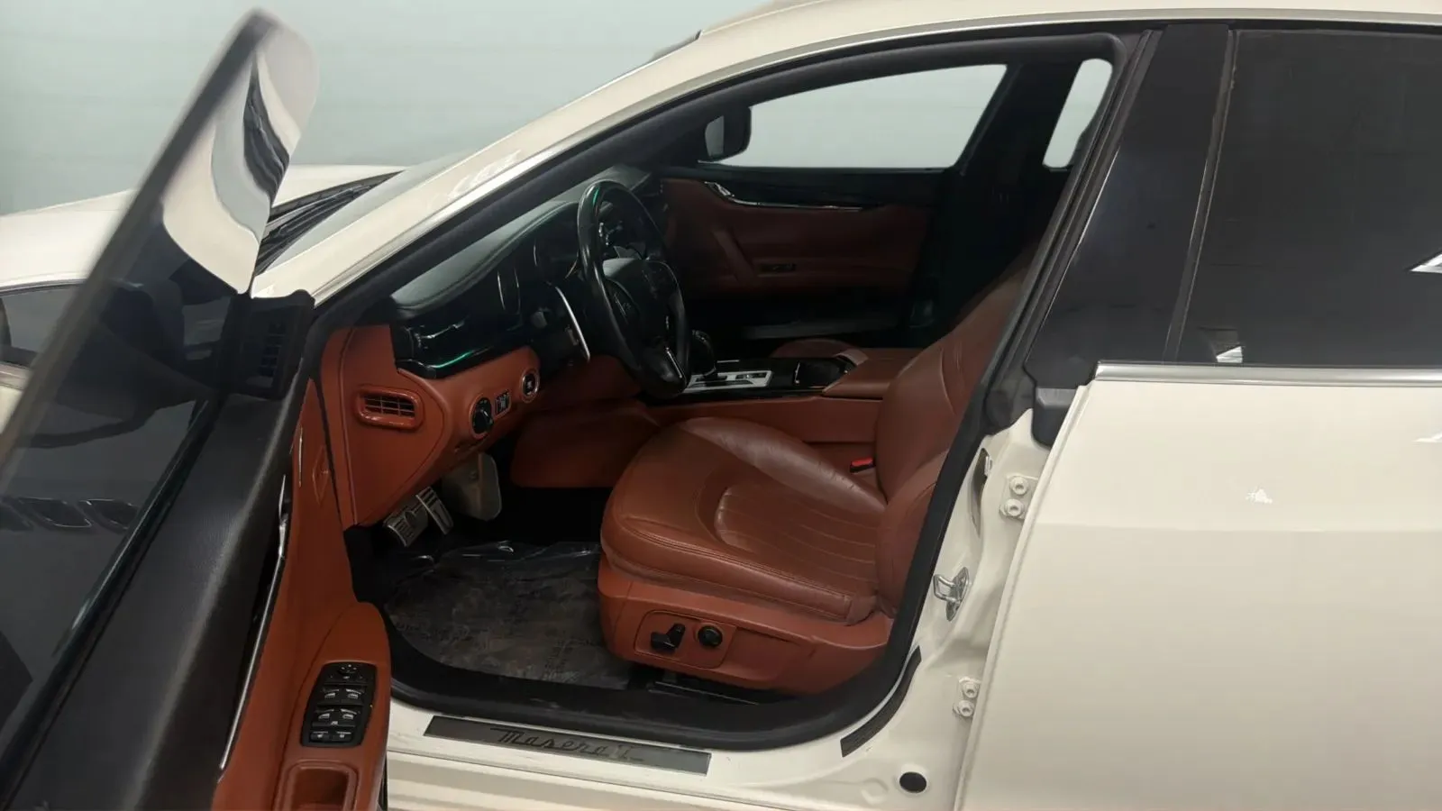 Maserati Quattroporte photo 21