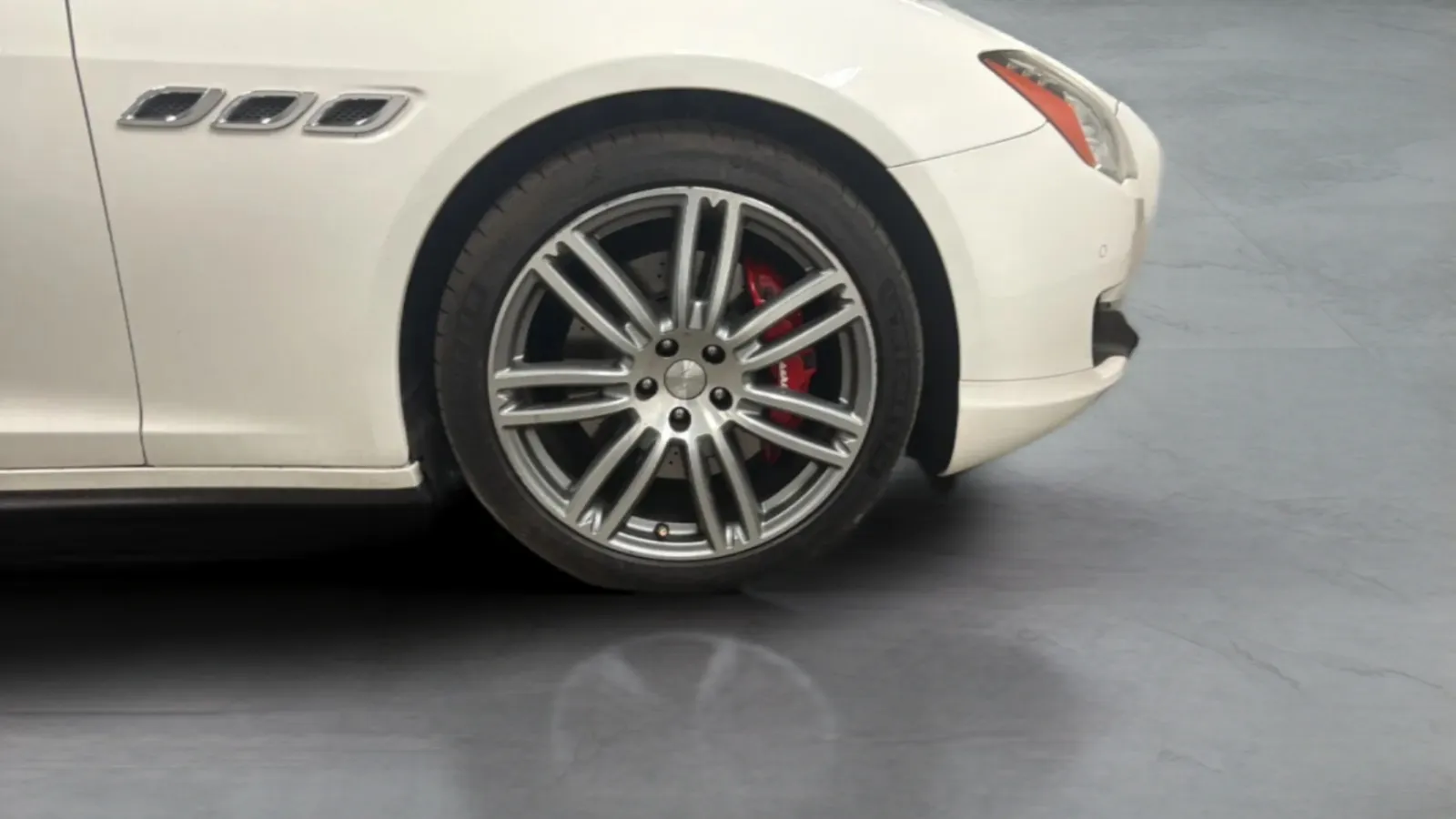 Maserati Quattroporte photo 25