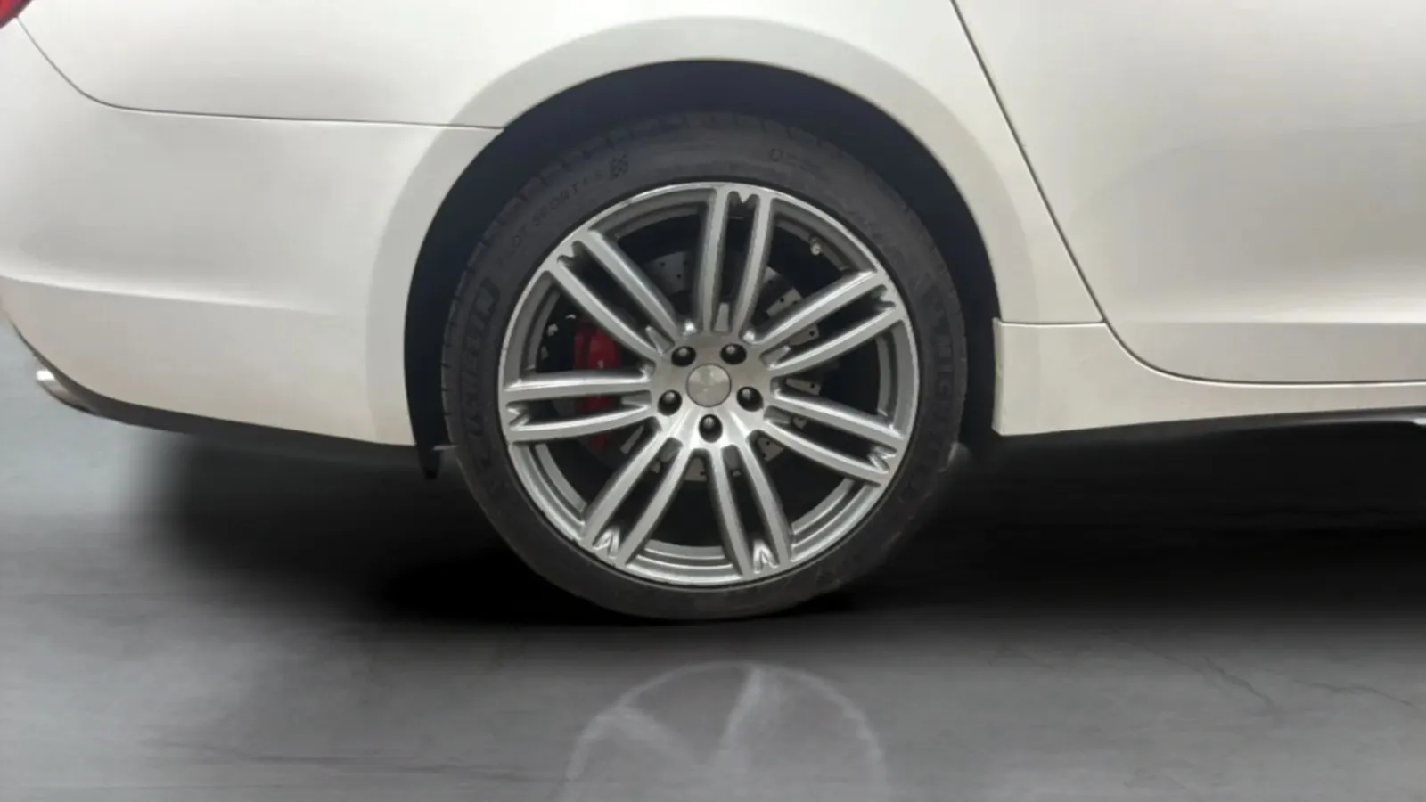 Maserati Quattroporte photo 26