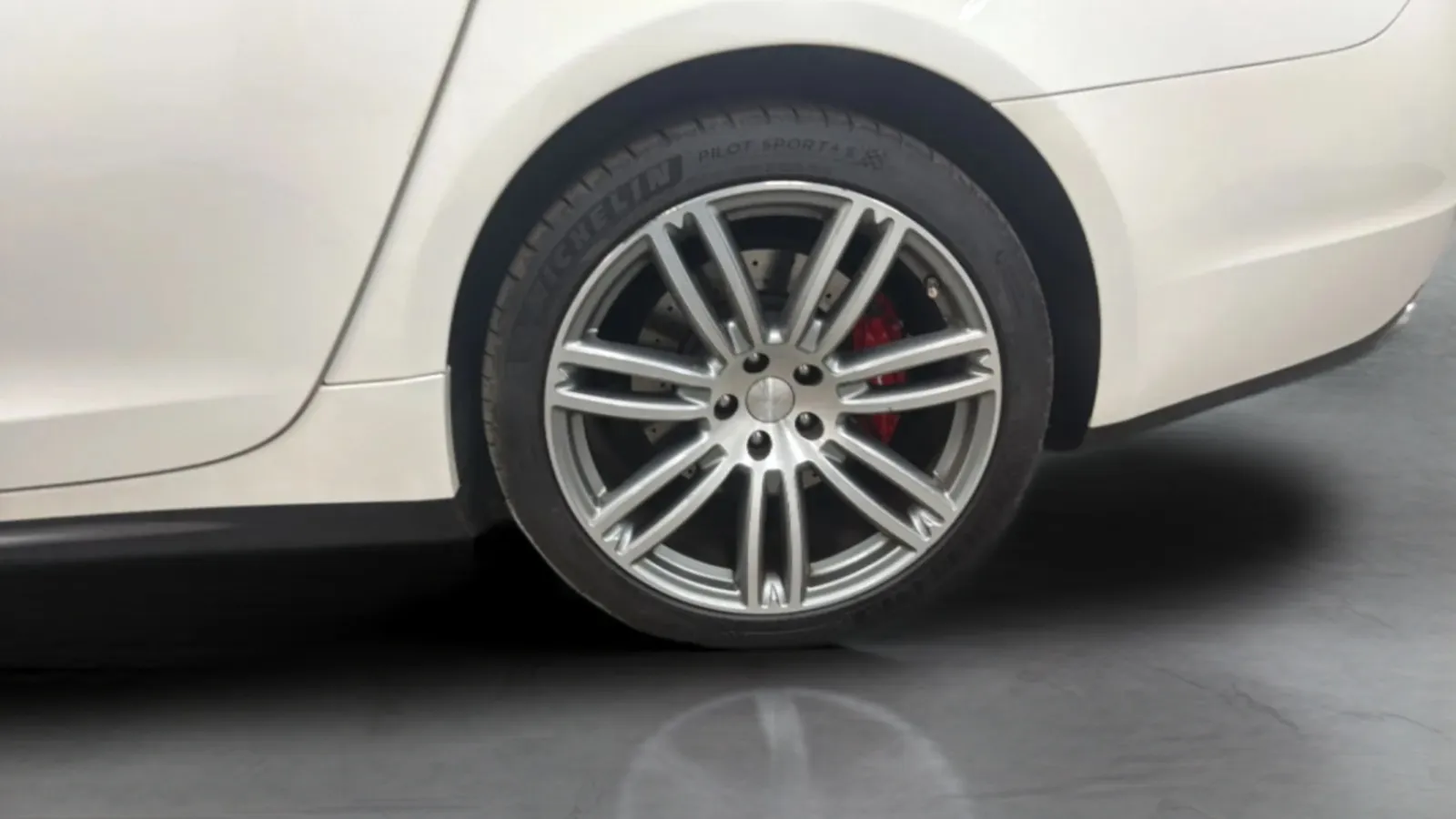 Maserati Quattroporte photo 27