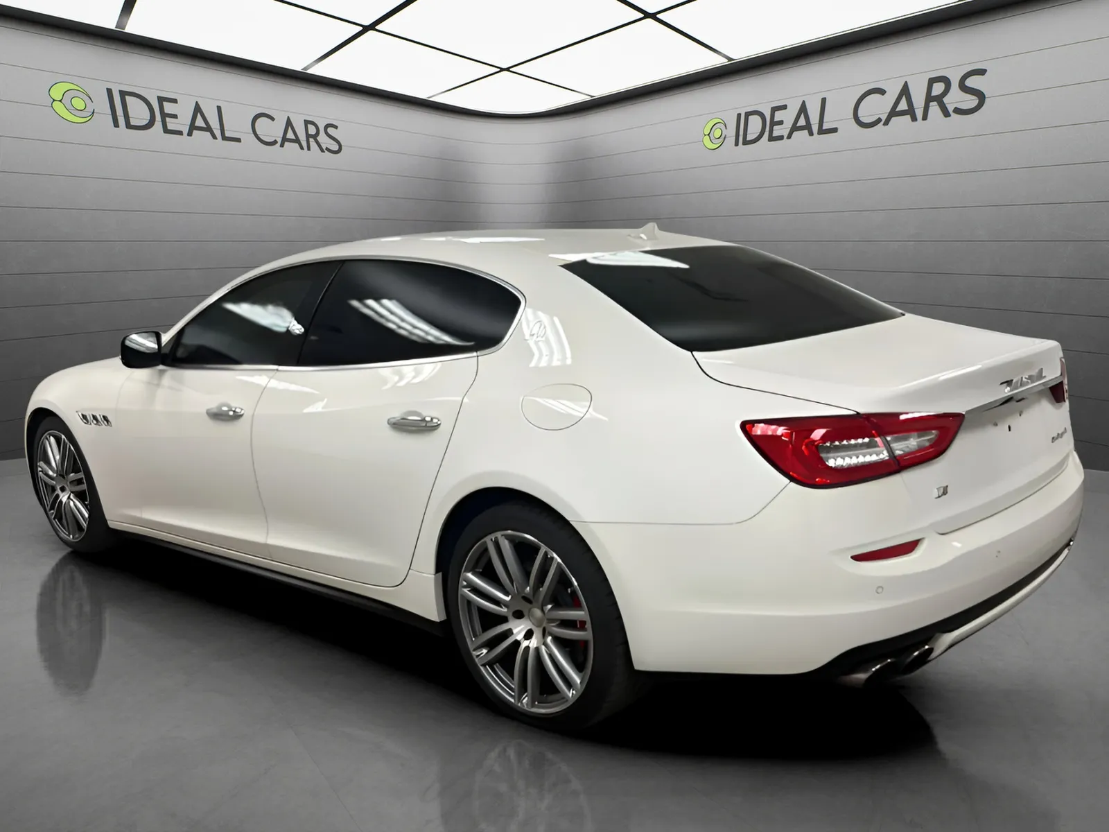 Maserati Quattroporte photo 7