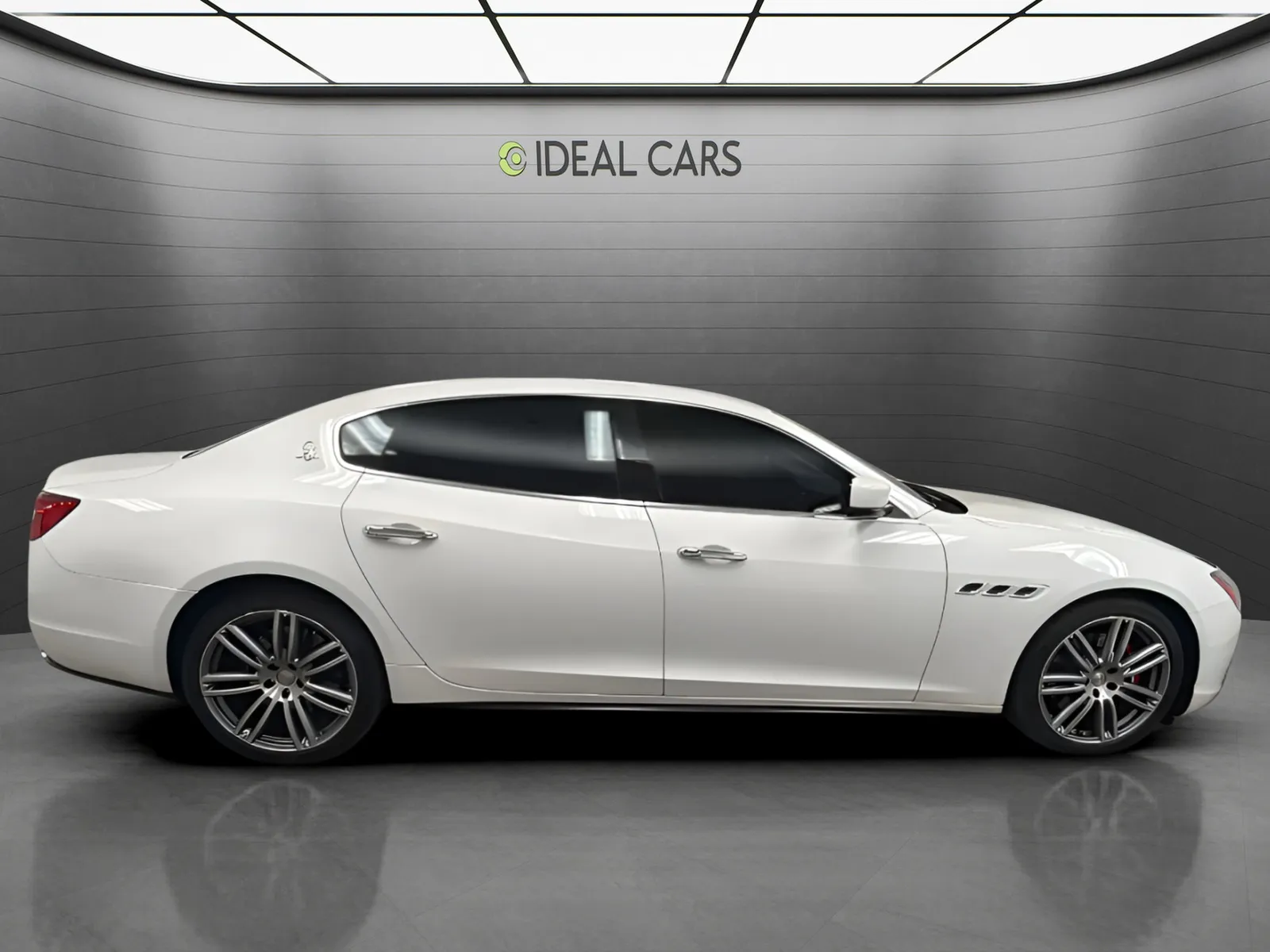 Maserati Quattroporte photo 4