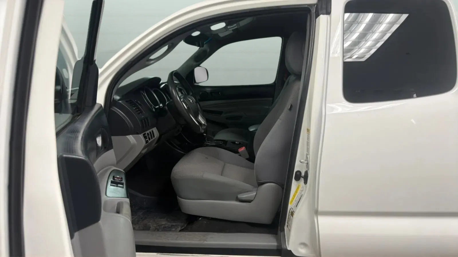 Toyota Tacoma photo 19