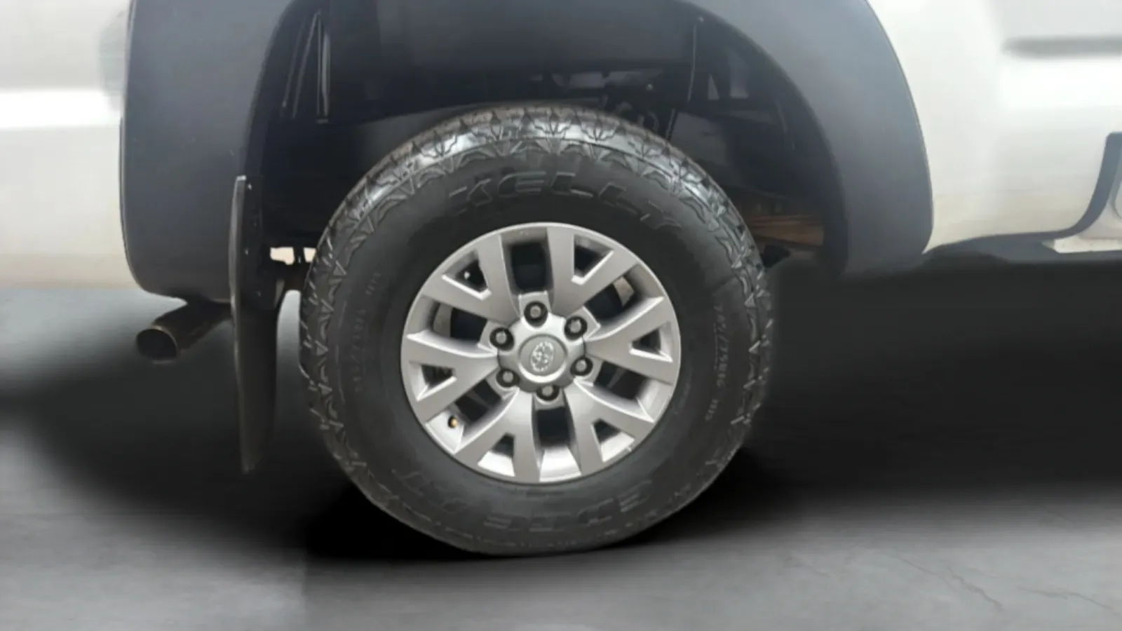 Toyota Tacoma photo 25