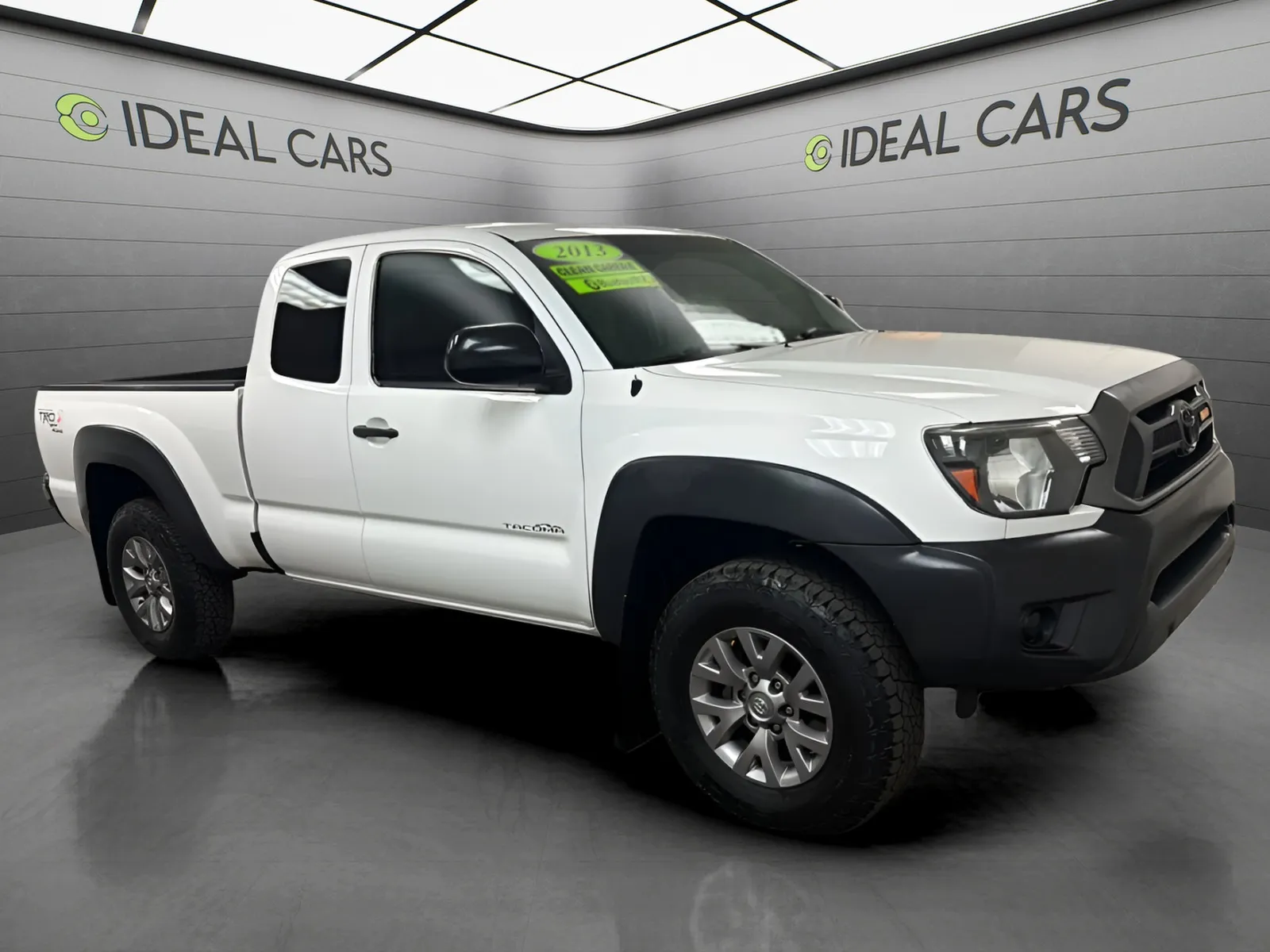 Toyota Tacoma photo 3