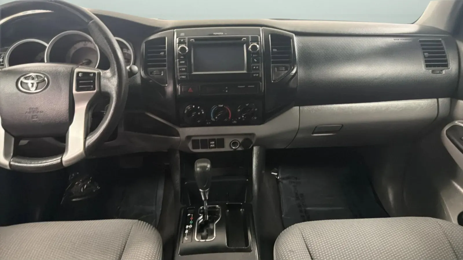 Toyota Tacoma photo 14