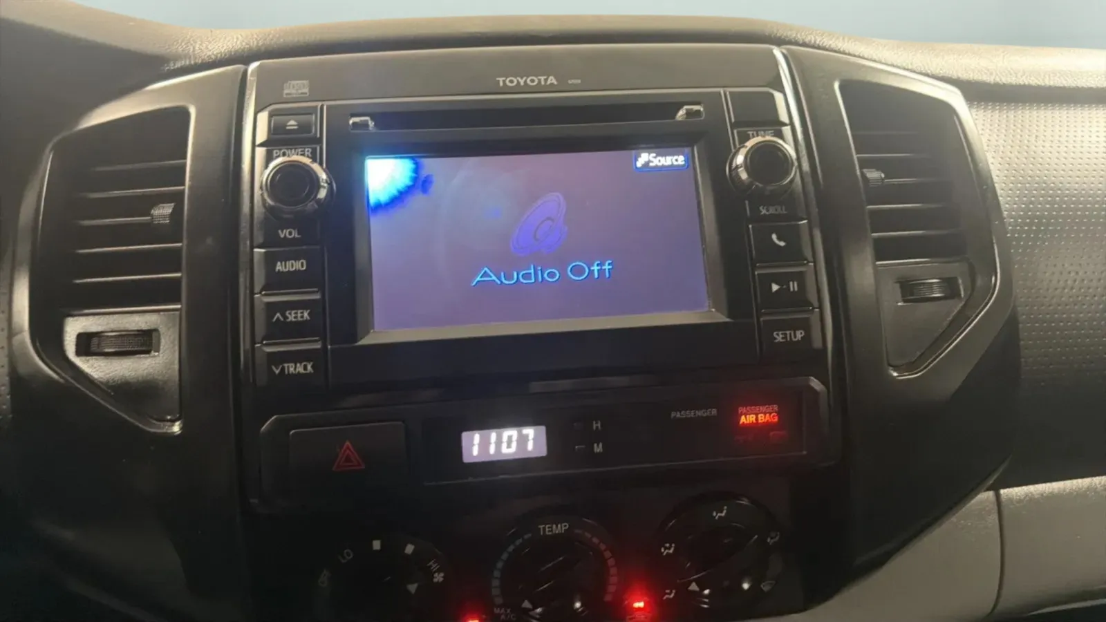 Toyota Tacoma photo 13