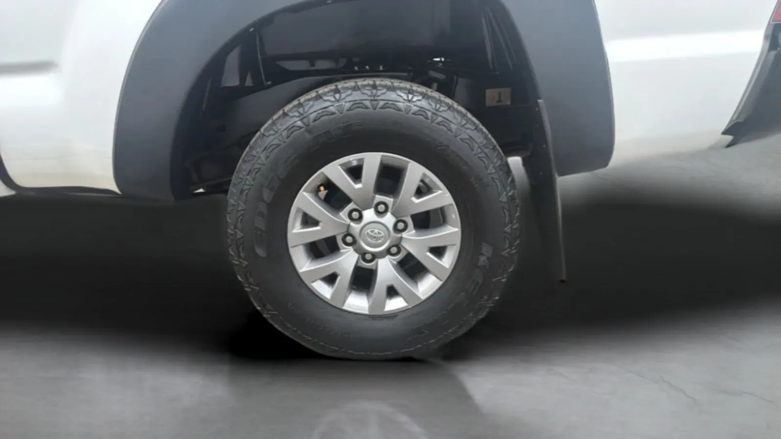Toyota Tacoma photo 26
