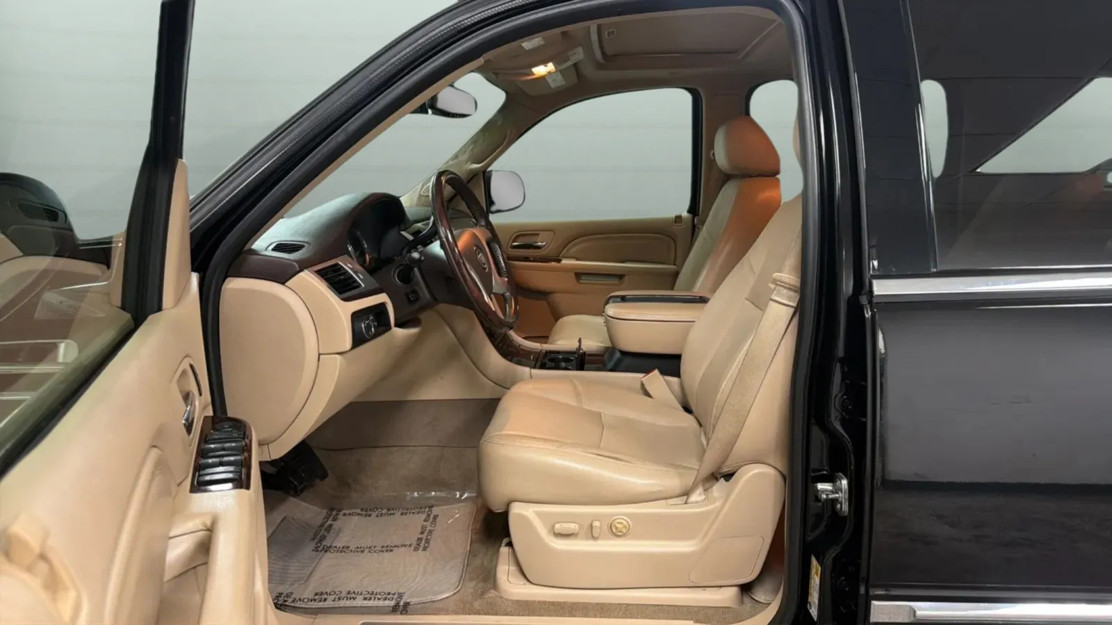 Cadillac Escalade ESV photo 20