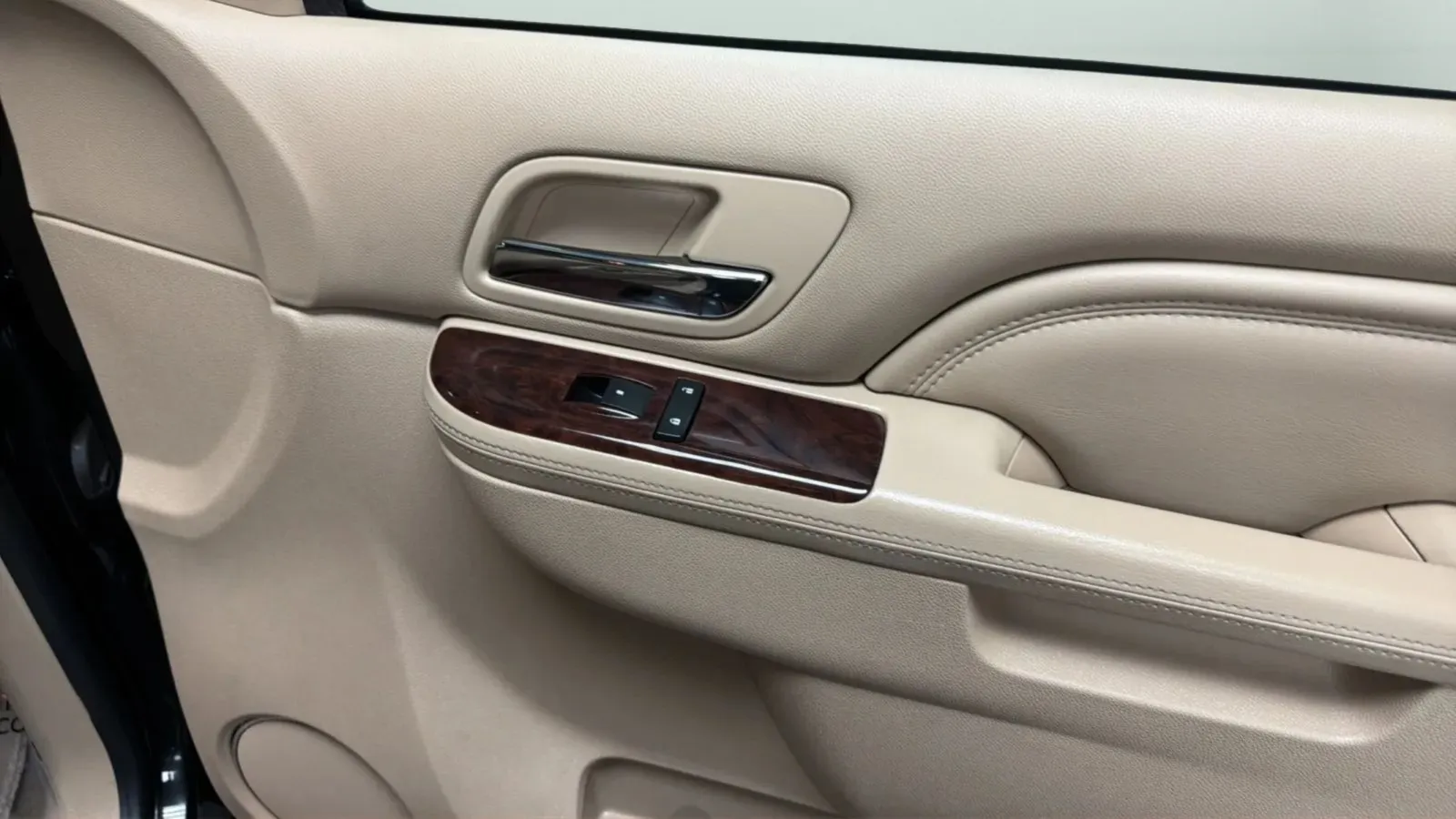 Cadillac Escalade ESV photo 17