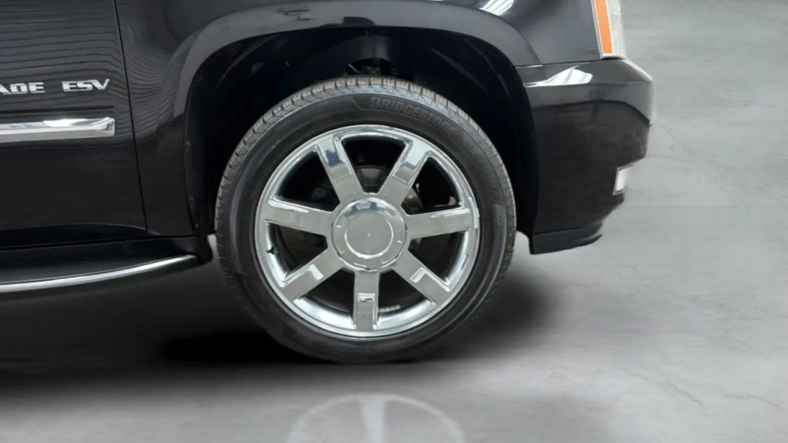 Cadillac Escalade ESV photo 25