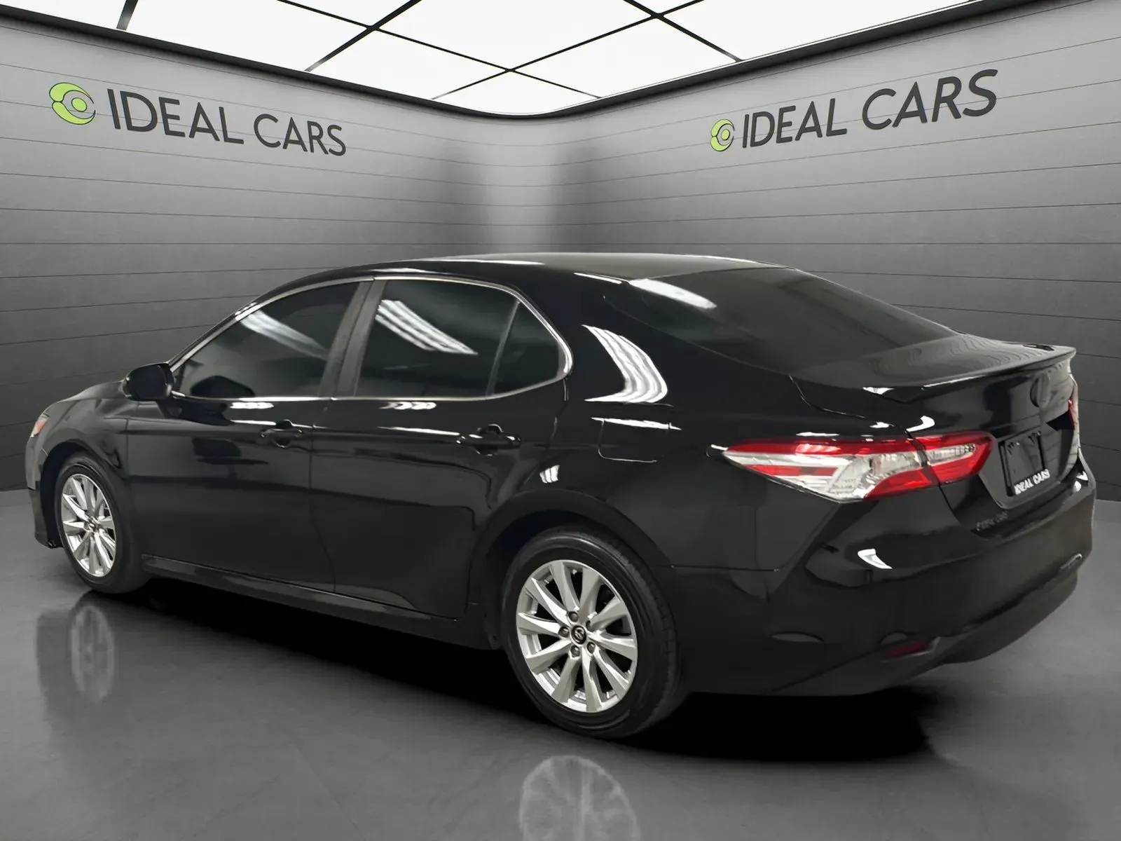 Toyota Camry photo 7