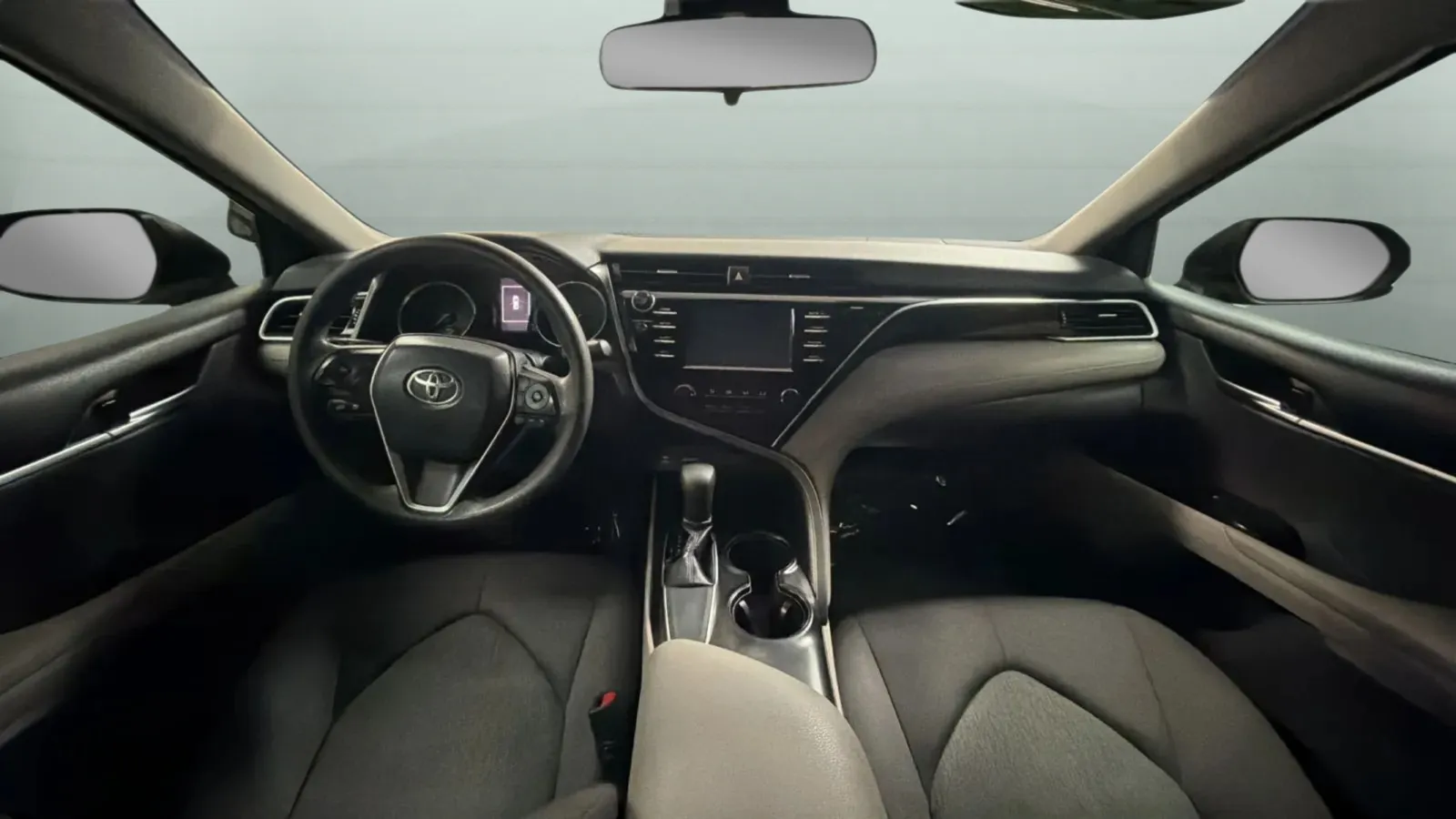 Toyota Camry photo 9