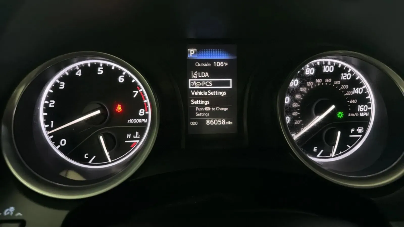 Toyota Camry photo 11