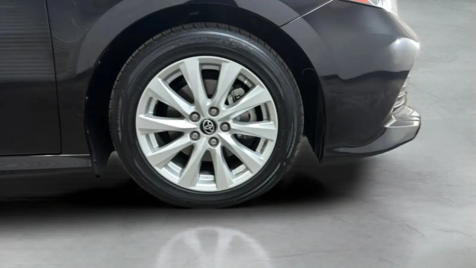 Toyota Camry photo 25