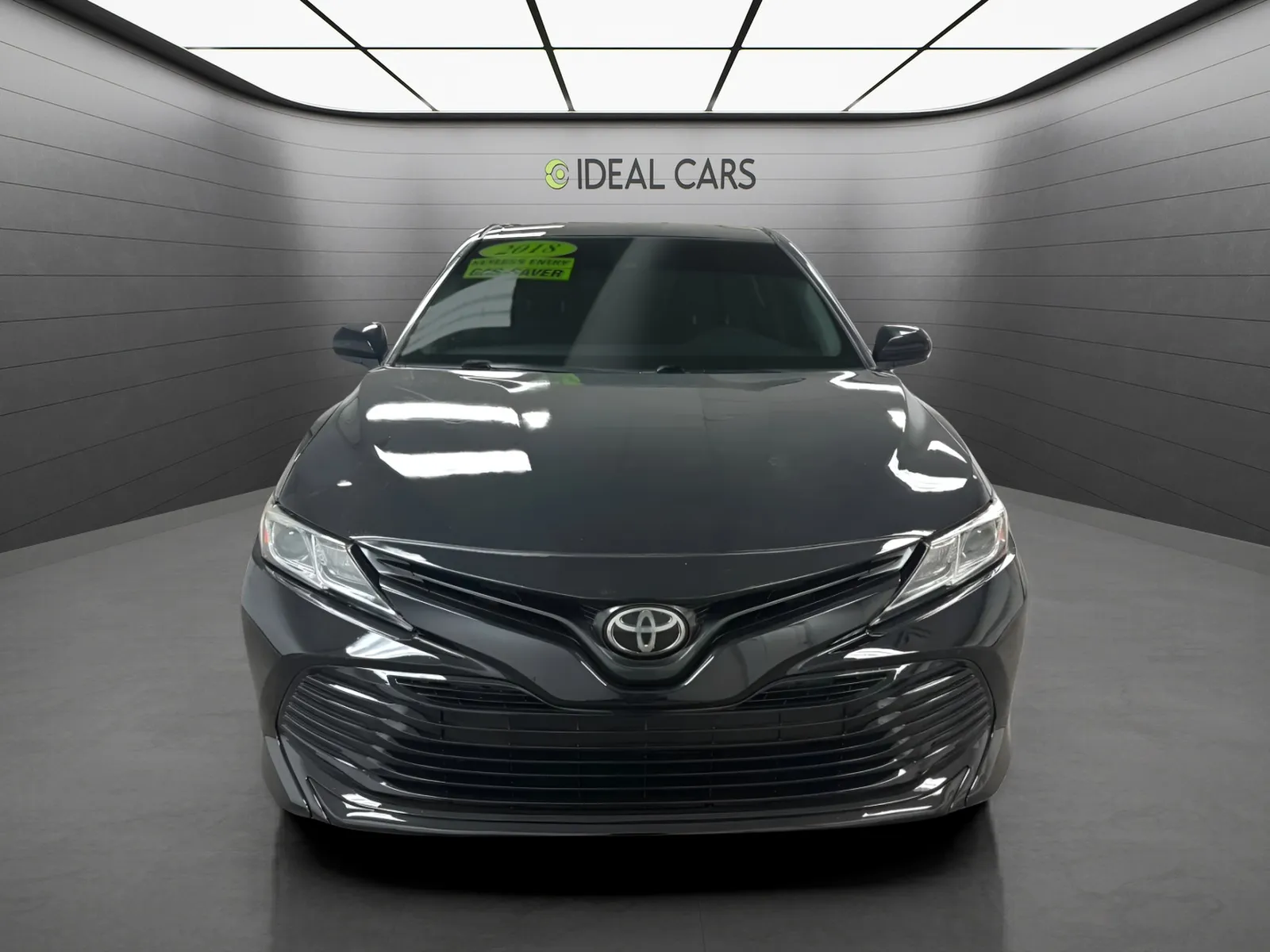 Toyota Camry photo 2