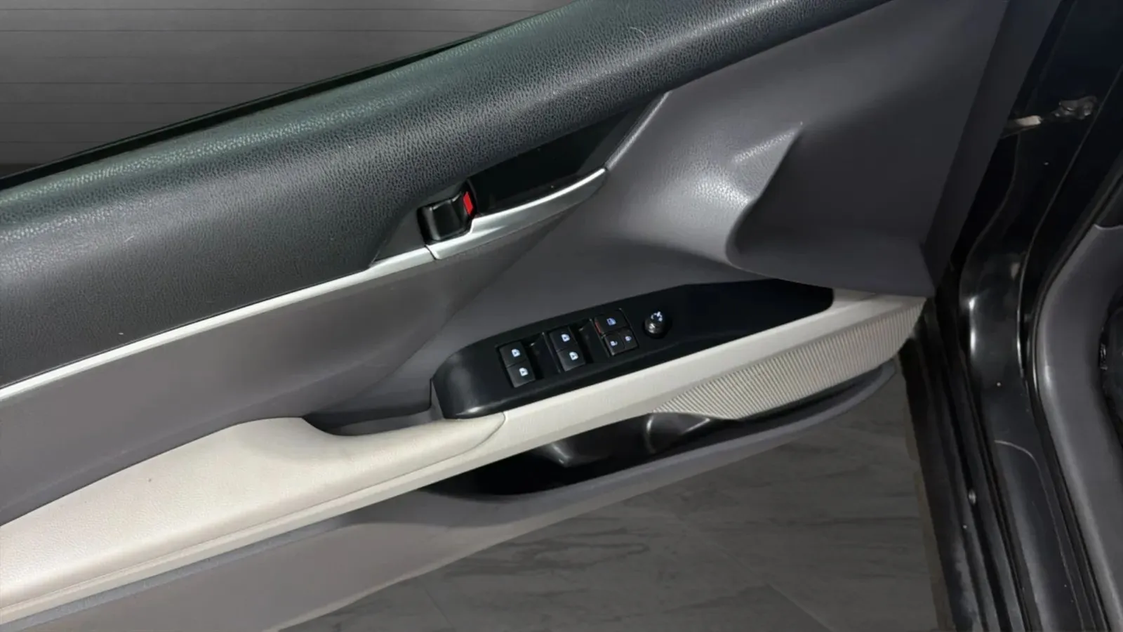 Toyota Camry photo 16