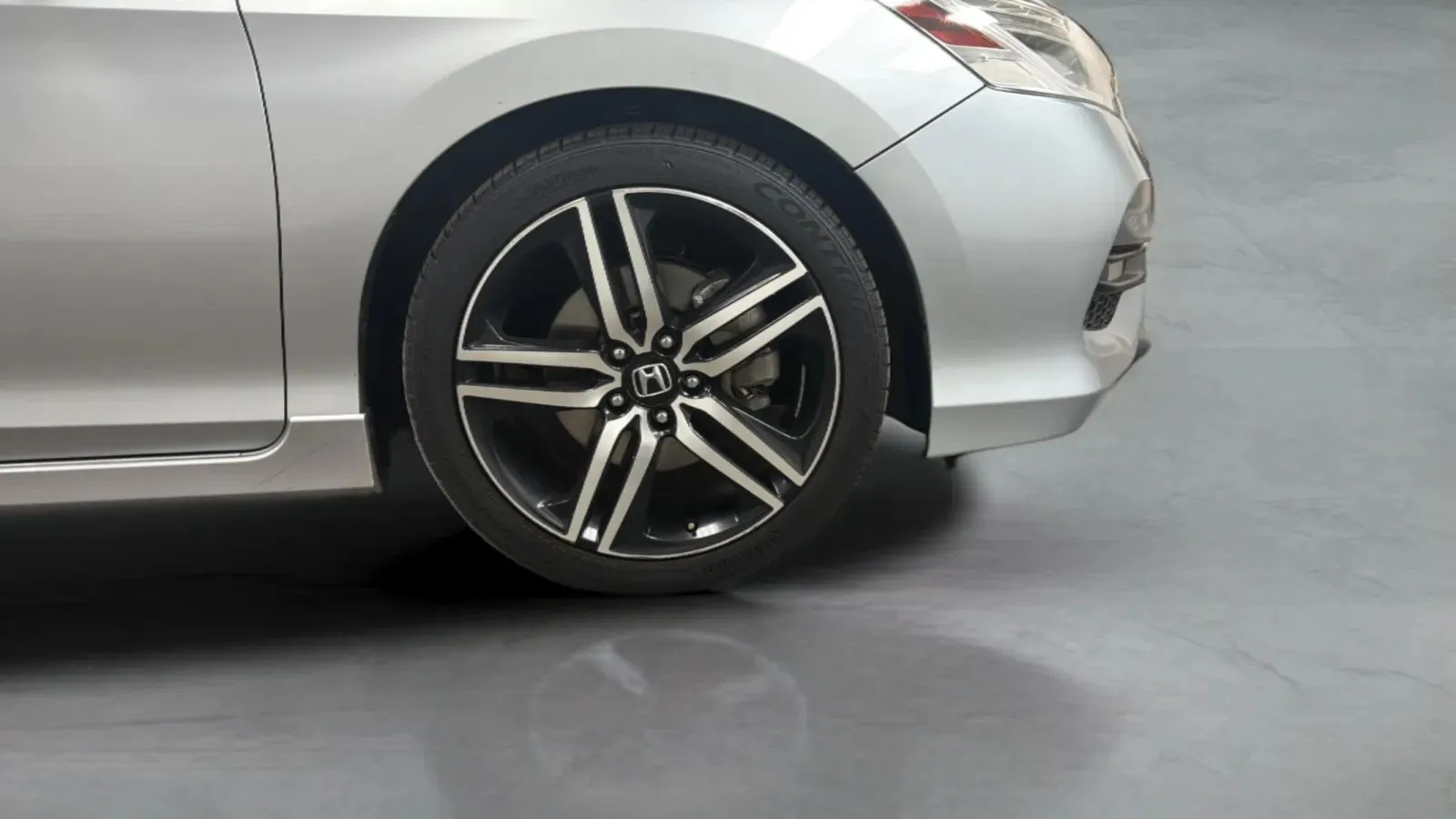 Honda Accord photo 26