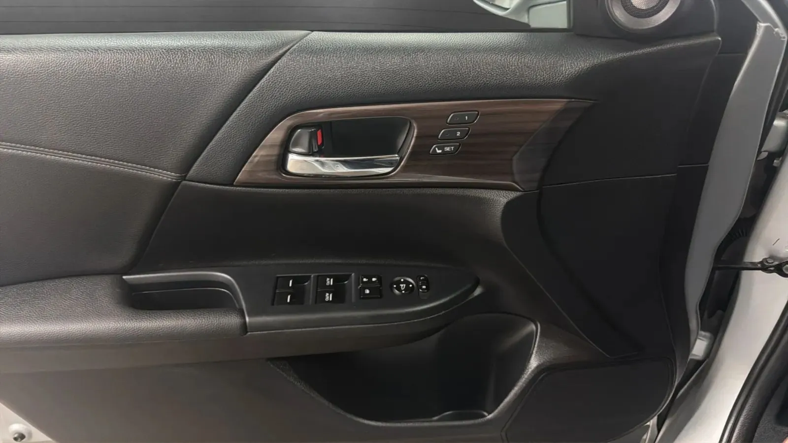 Honda Accord photo 17