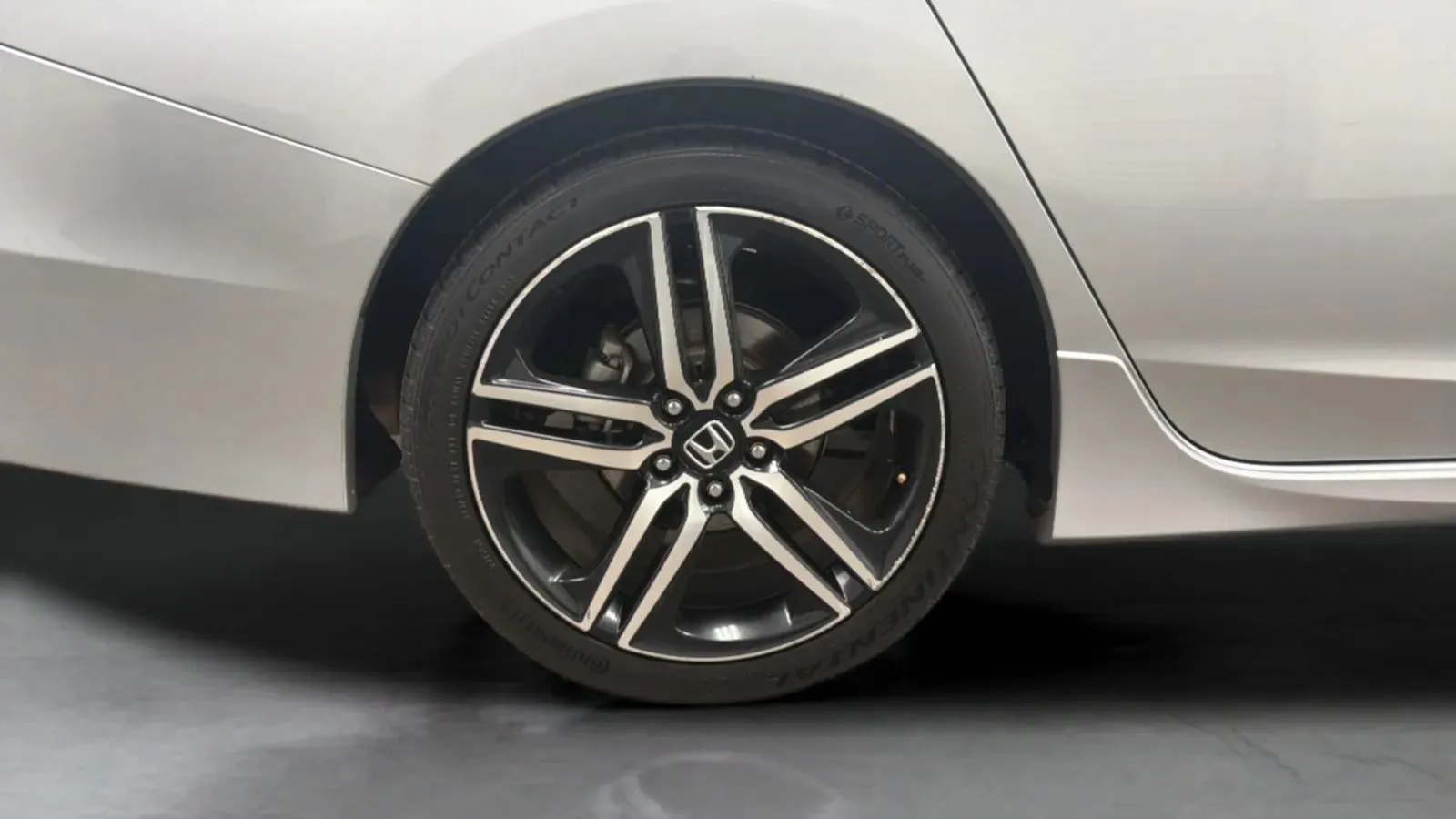 Honda Accord photo 27