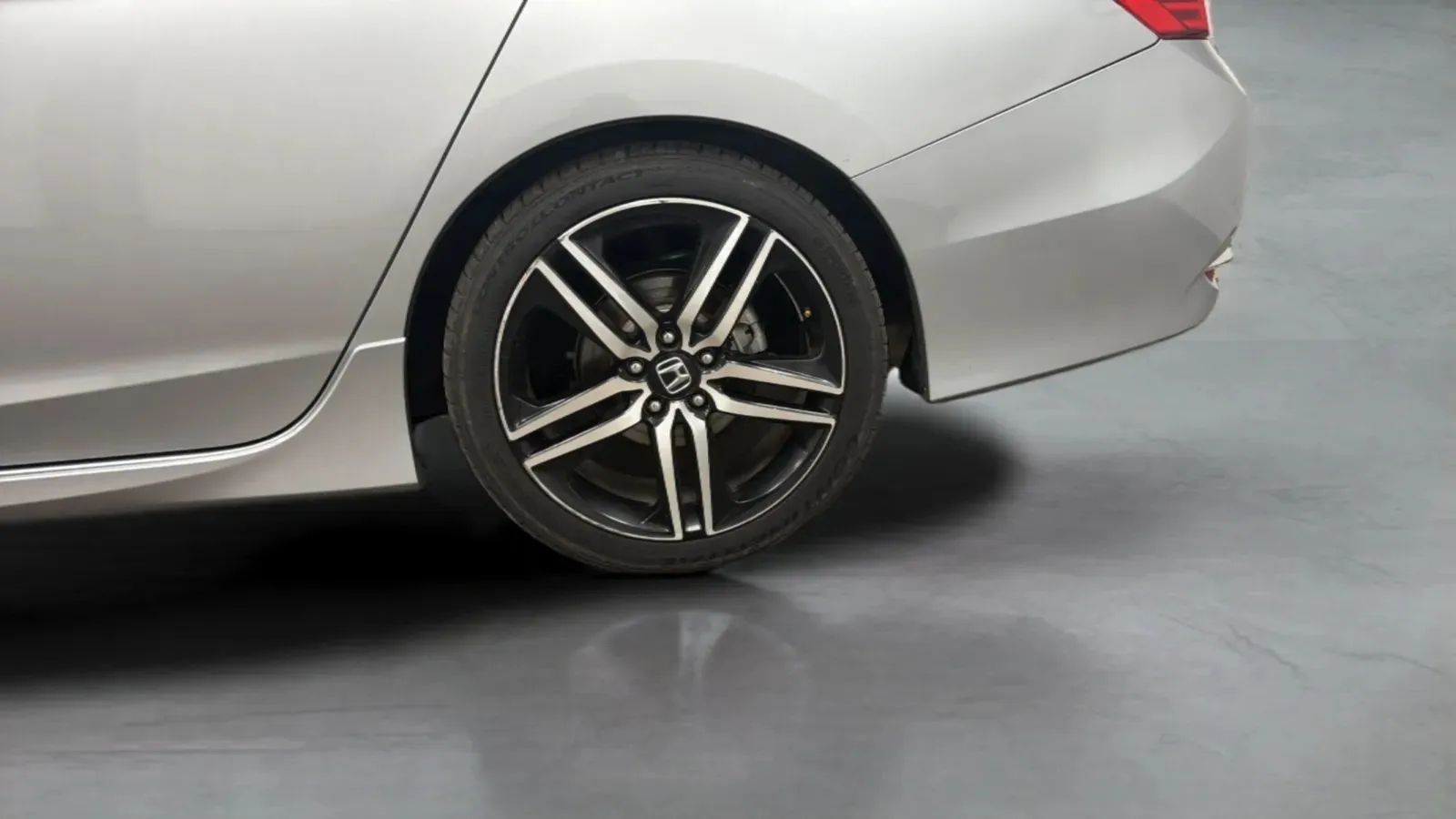 Honda Accord photo 28