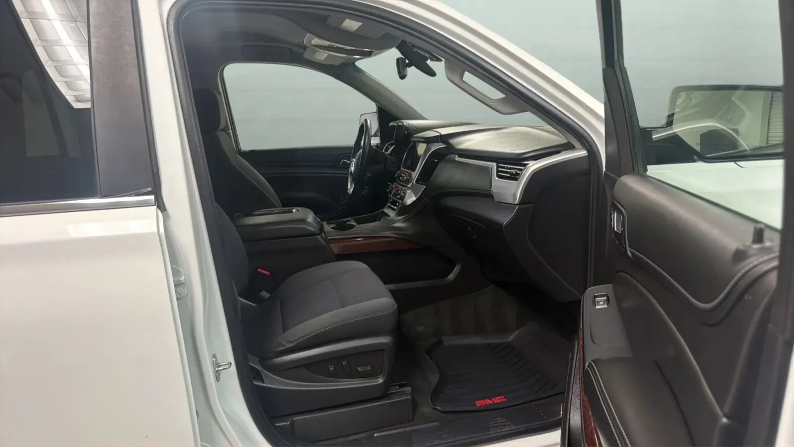 GMC Yukon photo 21