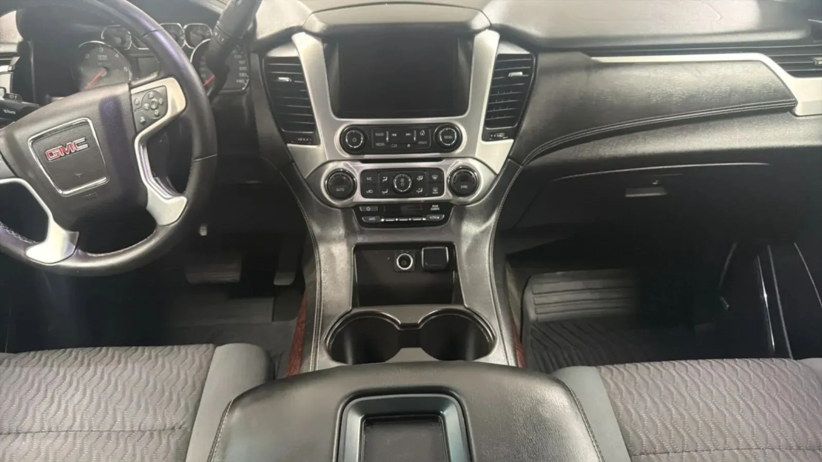 GMC Yukon photo 15