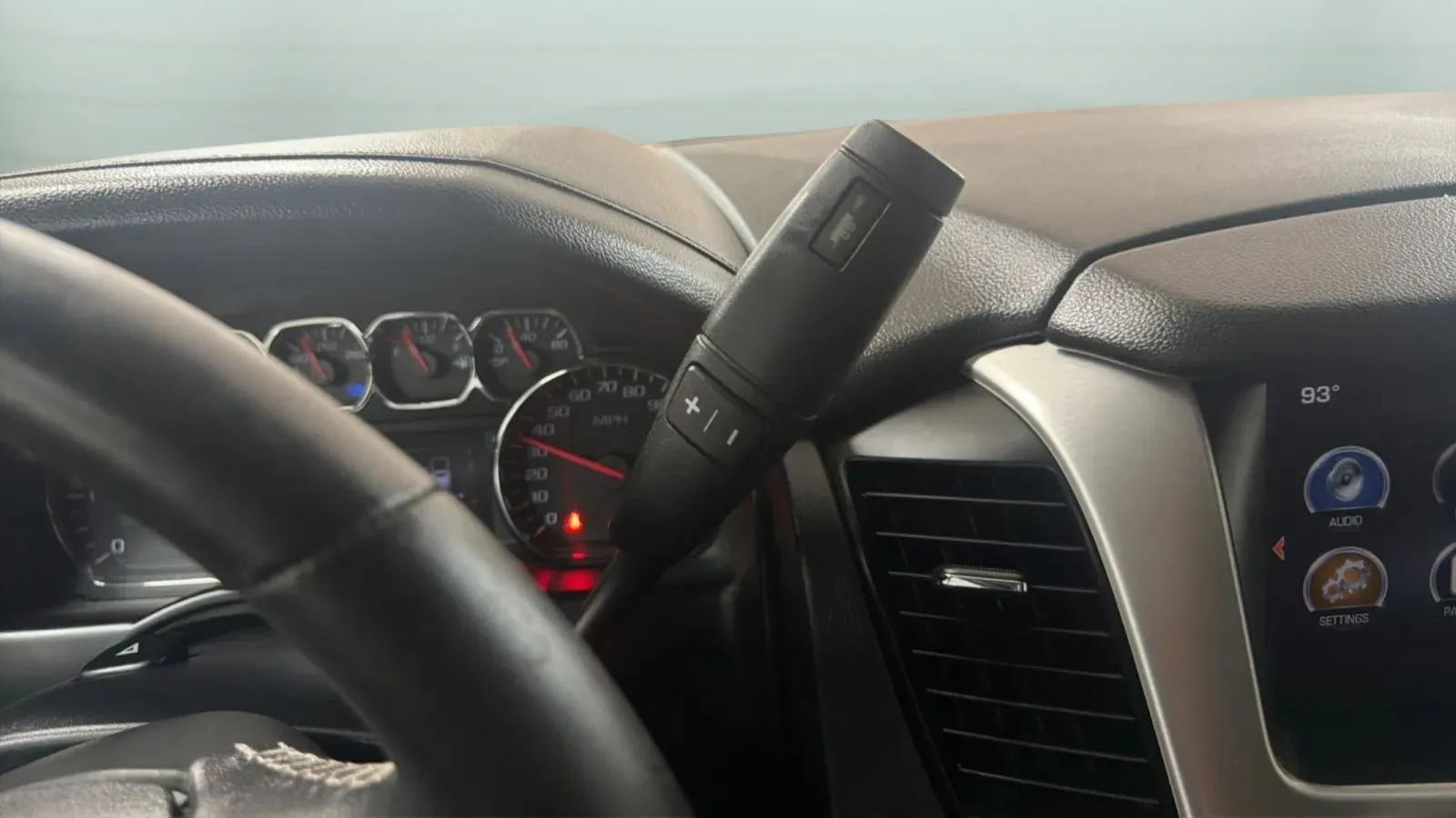 GMC Yukon photo 12