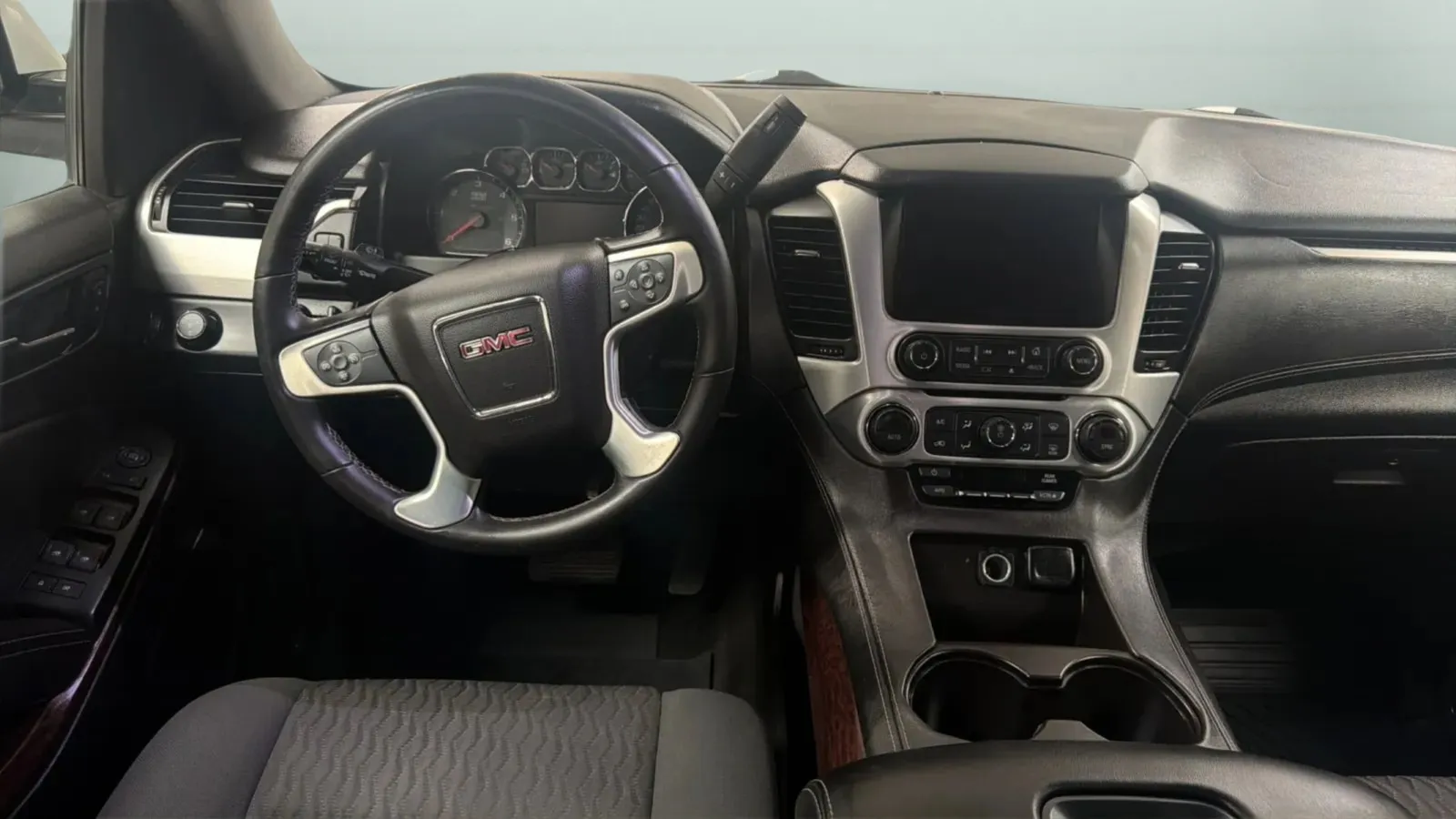 GMC Yukon photo 10