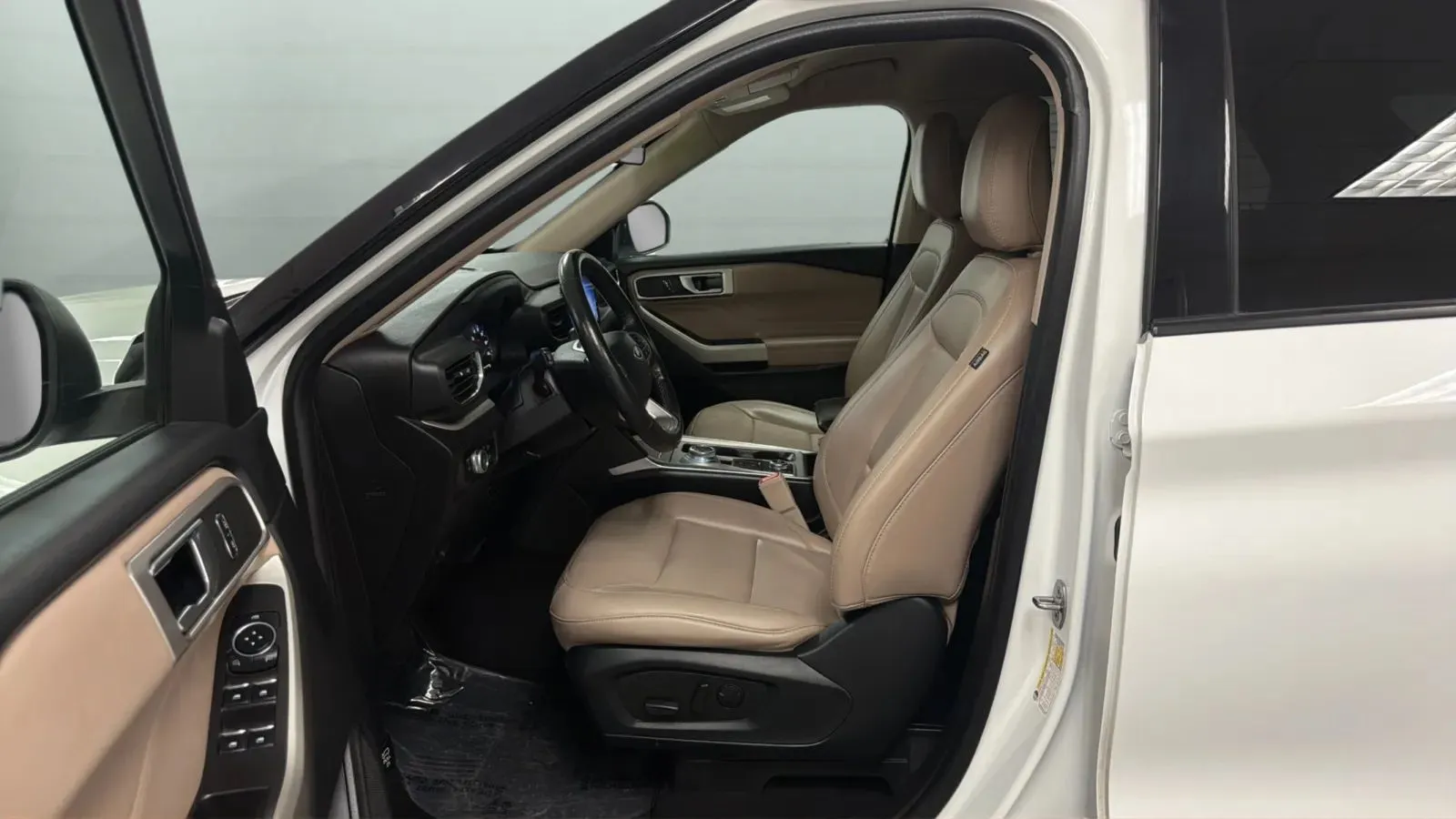 Ford Explorer photo 21