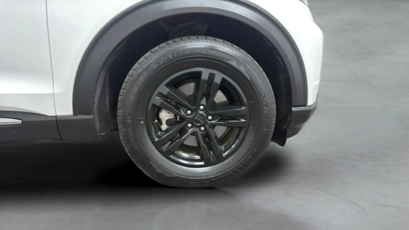 Ford Explorer photo 25