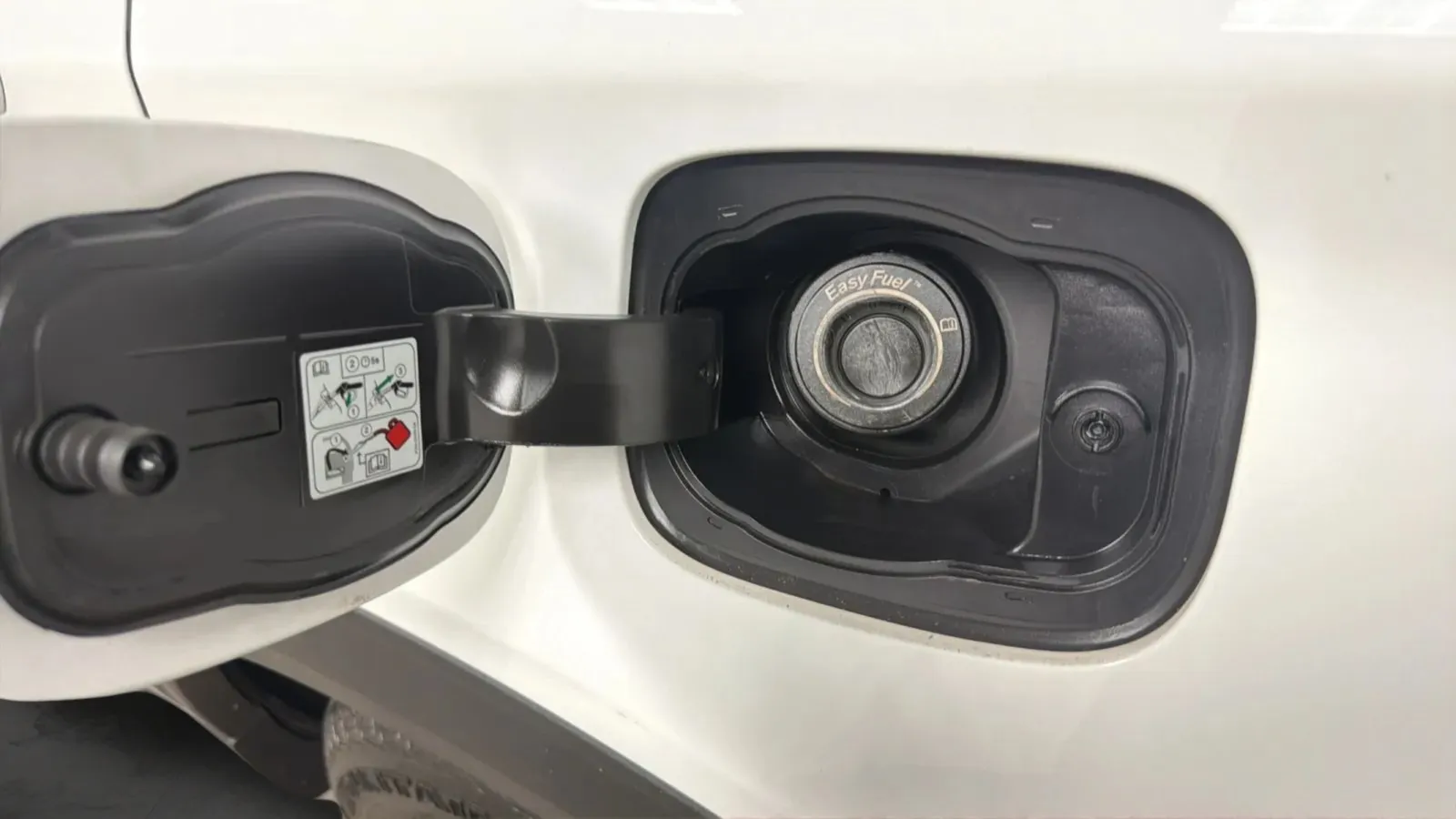 Ford Explorer photo 29