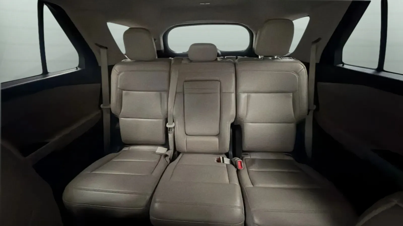 Ford Explorer photo 19