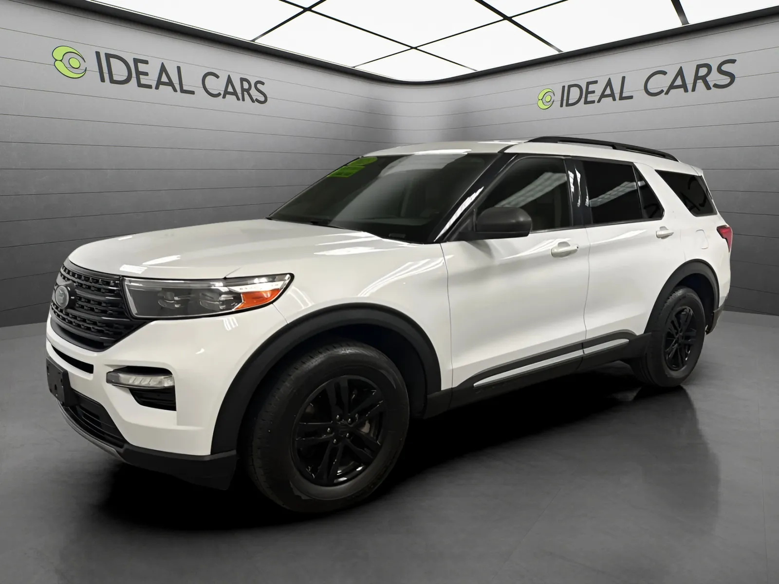 White 2023 Ford Explorer XLT for sale in Mesa, AZ