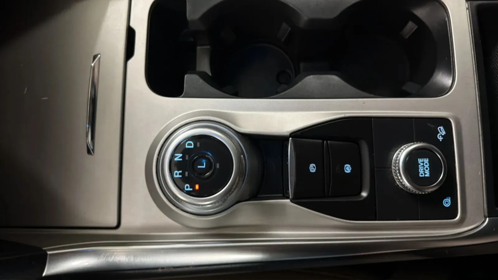 Ford Explorer photo 12