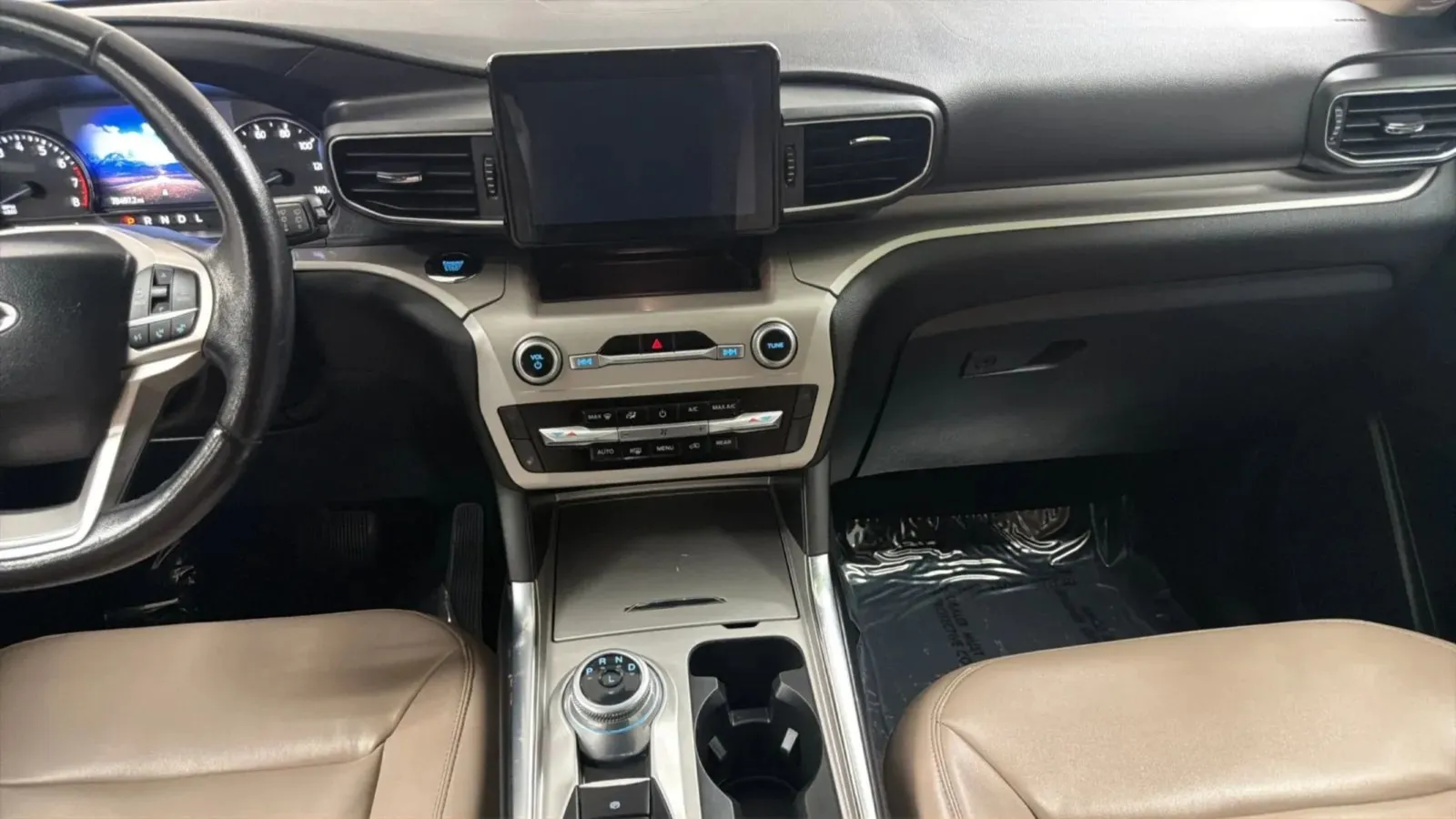 Ford Explorer photo 16