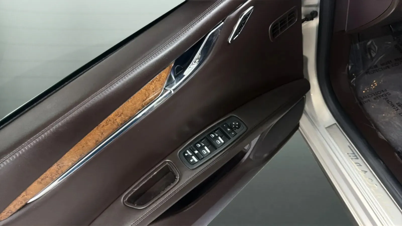 Maserati Quattroporte photo 17