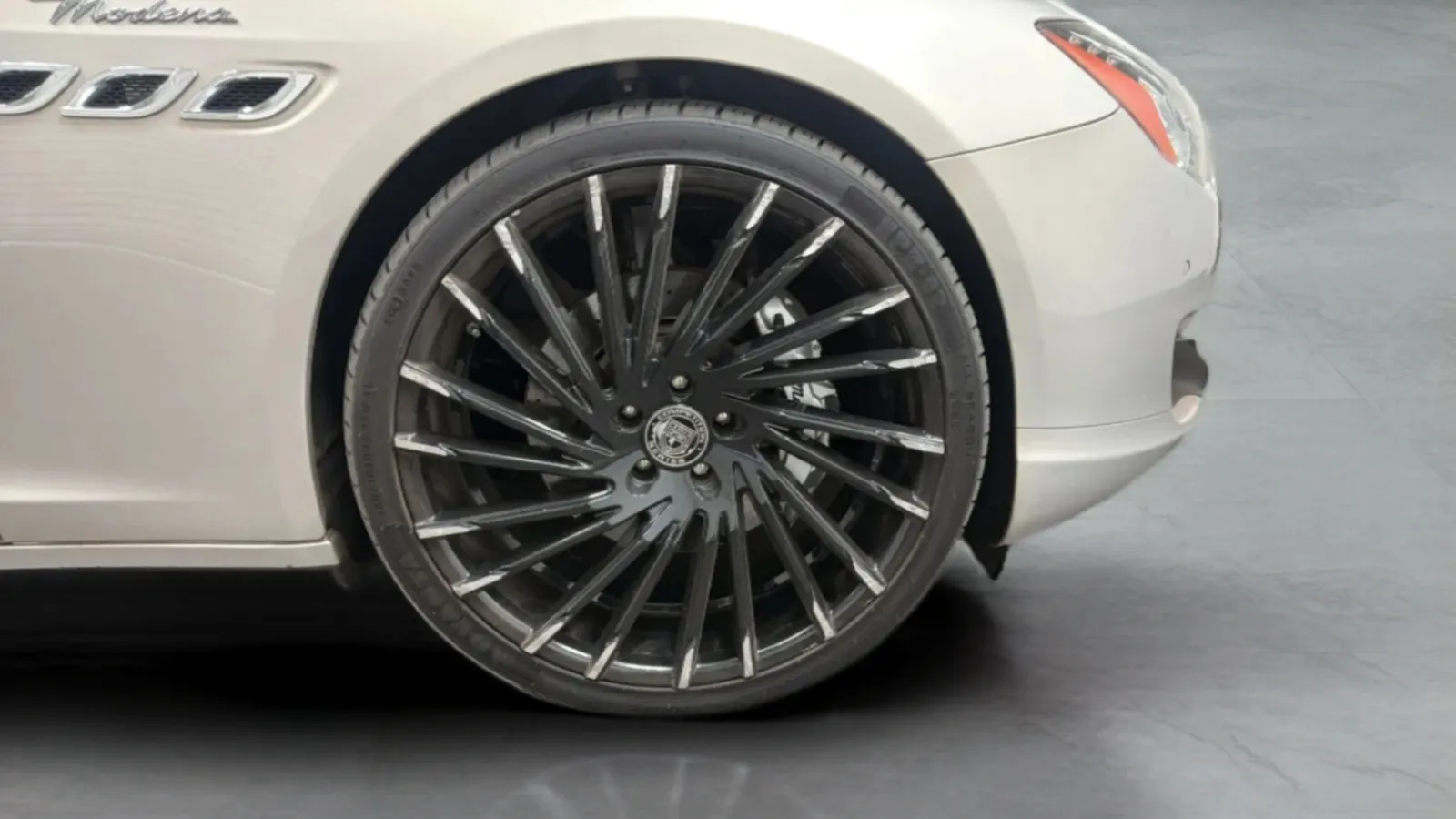 Maserati Quattroporte photo 25
