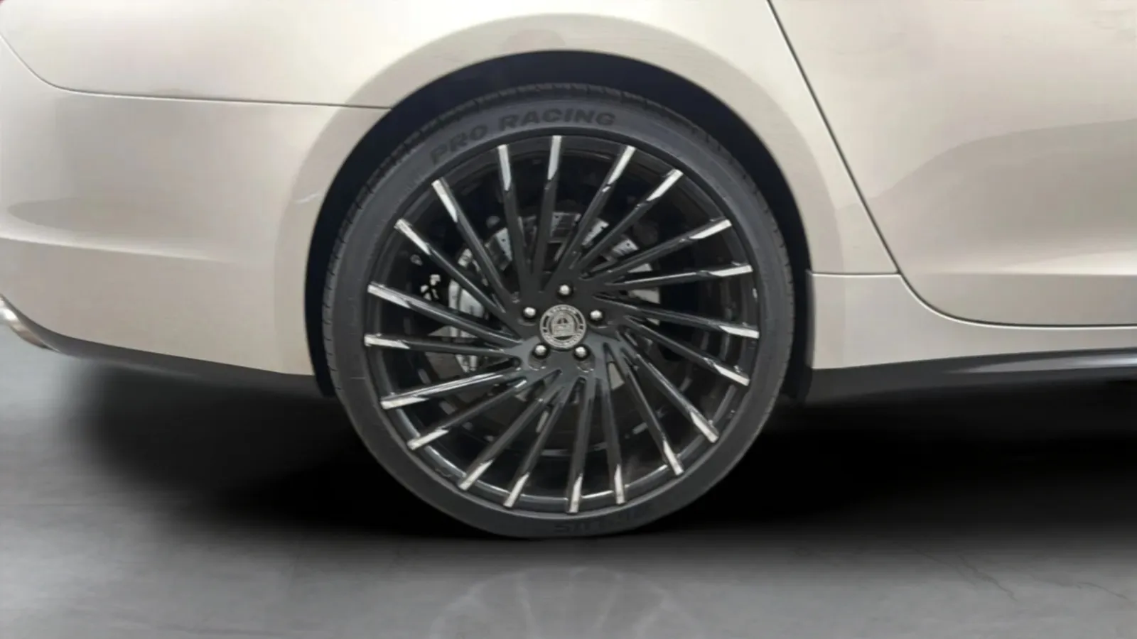 Maserati Quattroporte photo 26
