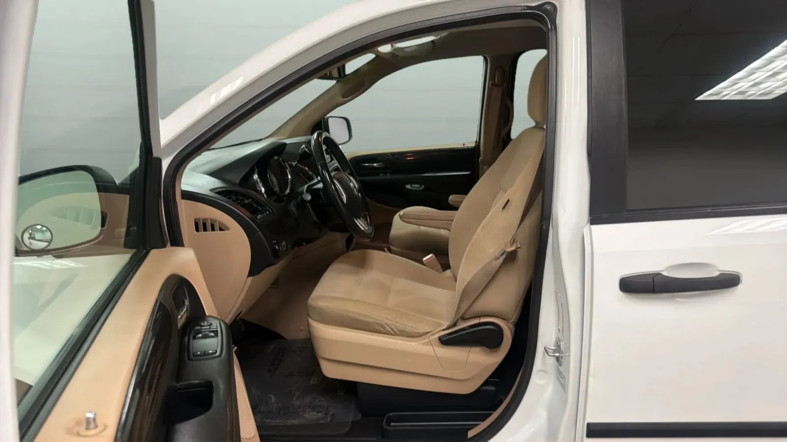 Dodge Grand Caravan photo 19