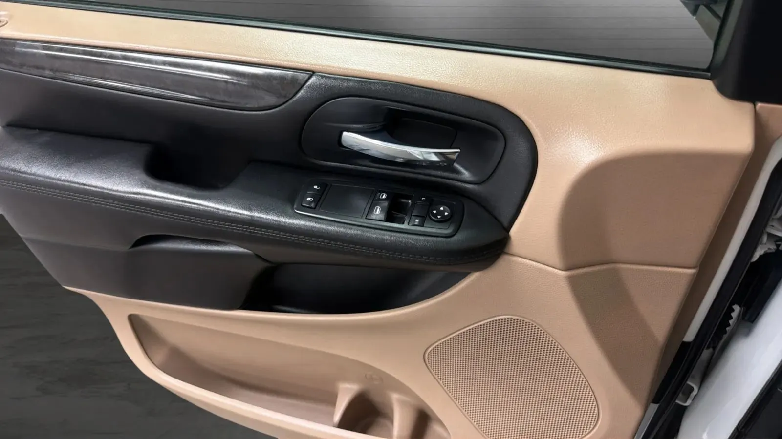 Dodge Grand Caravan photo 15