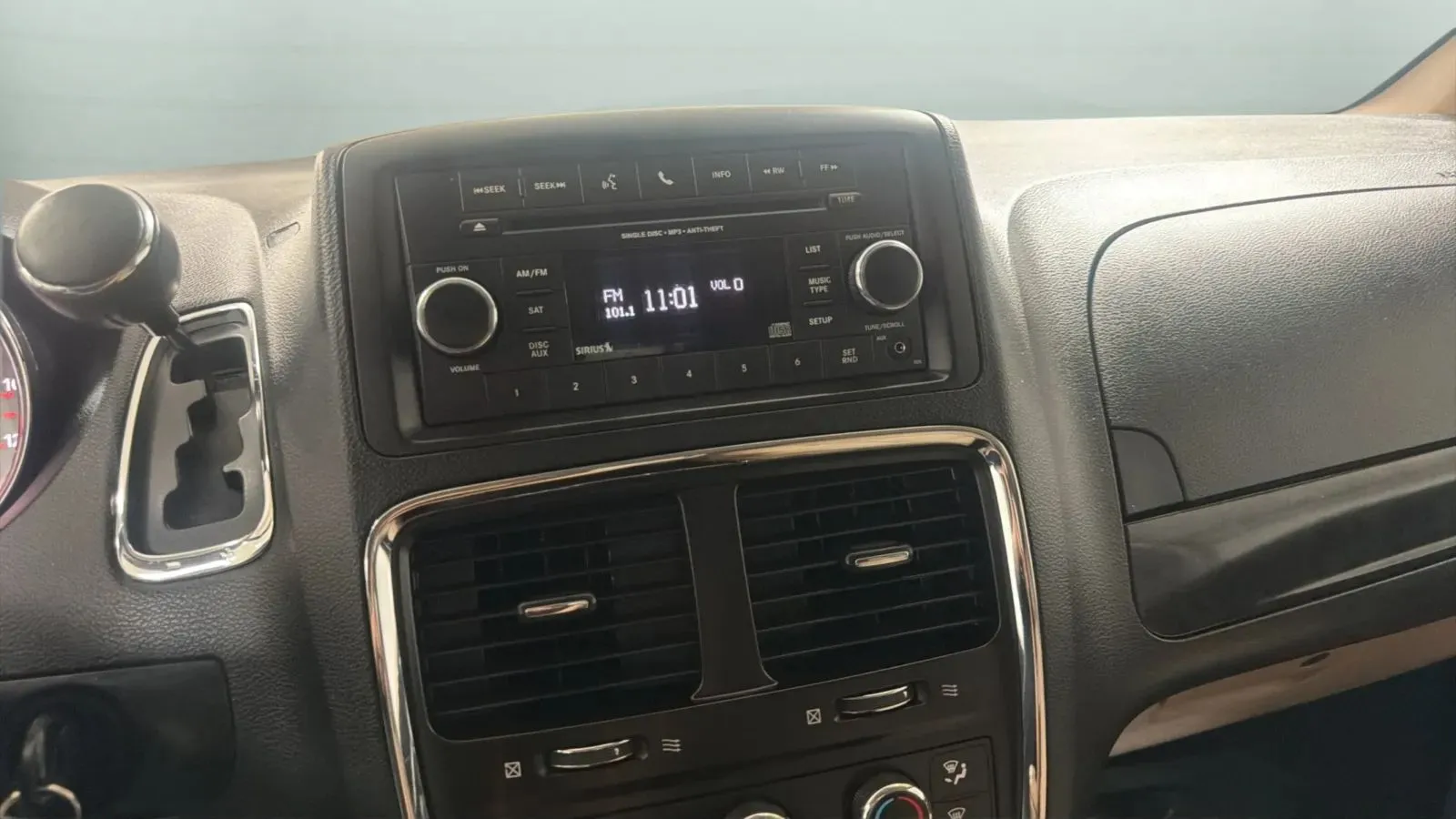 Dodge Grand Caravan photo 13