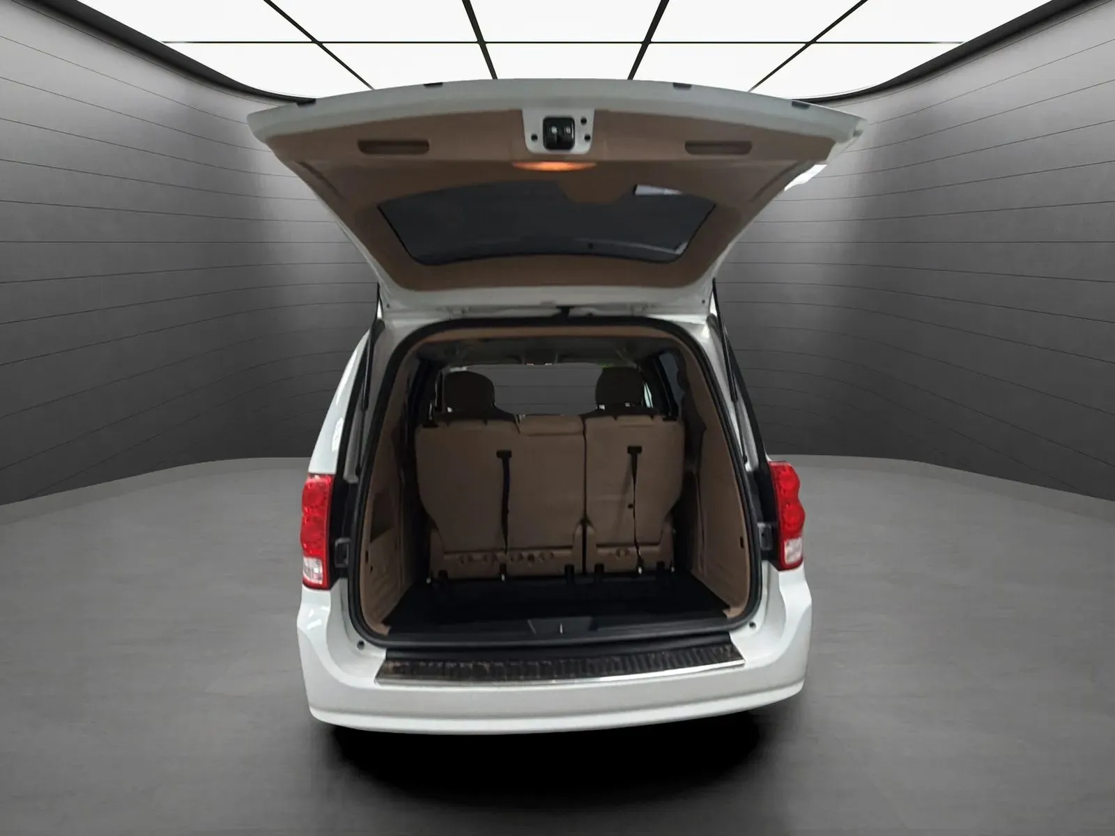 Dodge Grand Caravan photo 18