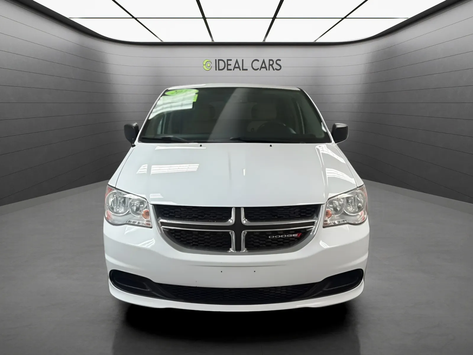 Dodge Grand Caravan photo 2